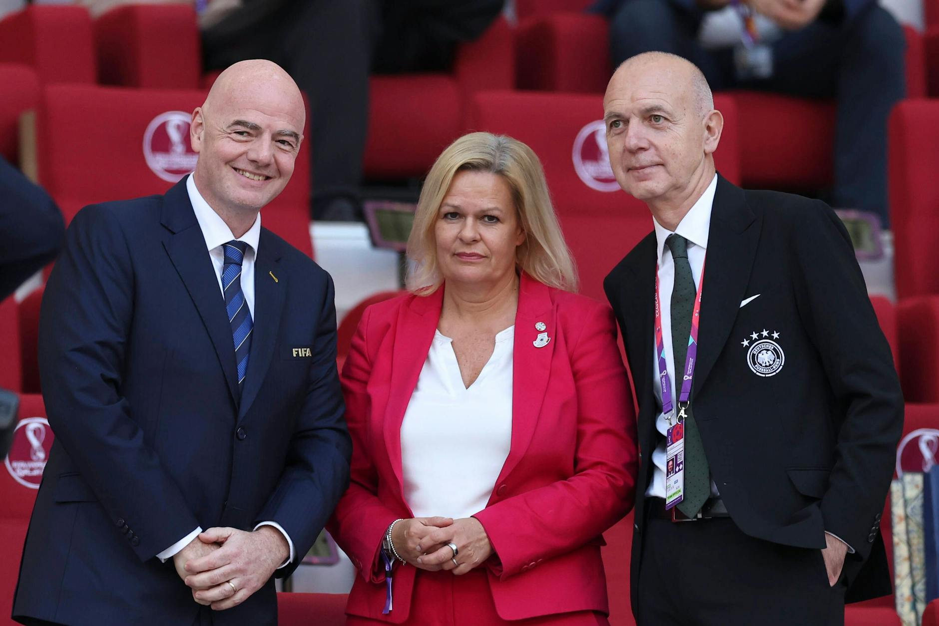 Gute Miene zum schlechten Spiel: Fifa-Präsident Gianni Infantino (l.), Innenministerin Nancy Faeser and DFB-Präsident Bernd Neuendorf.