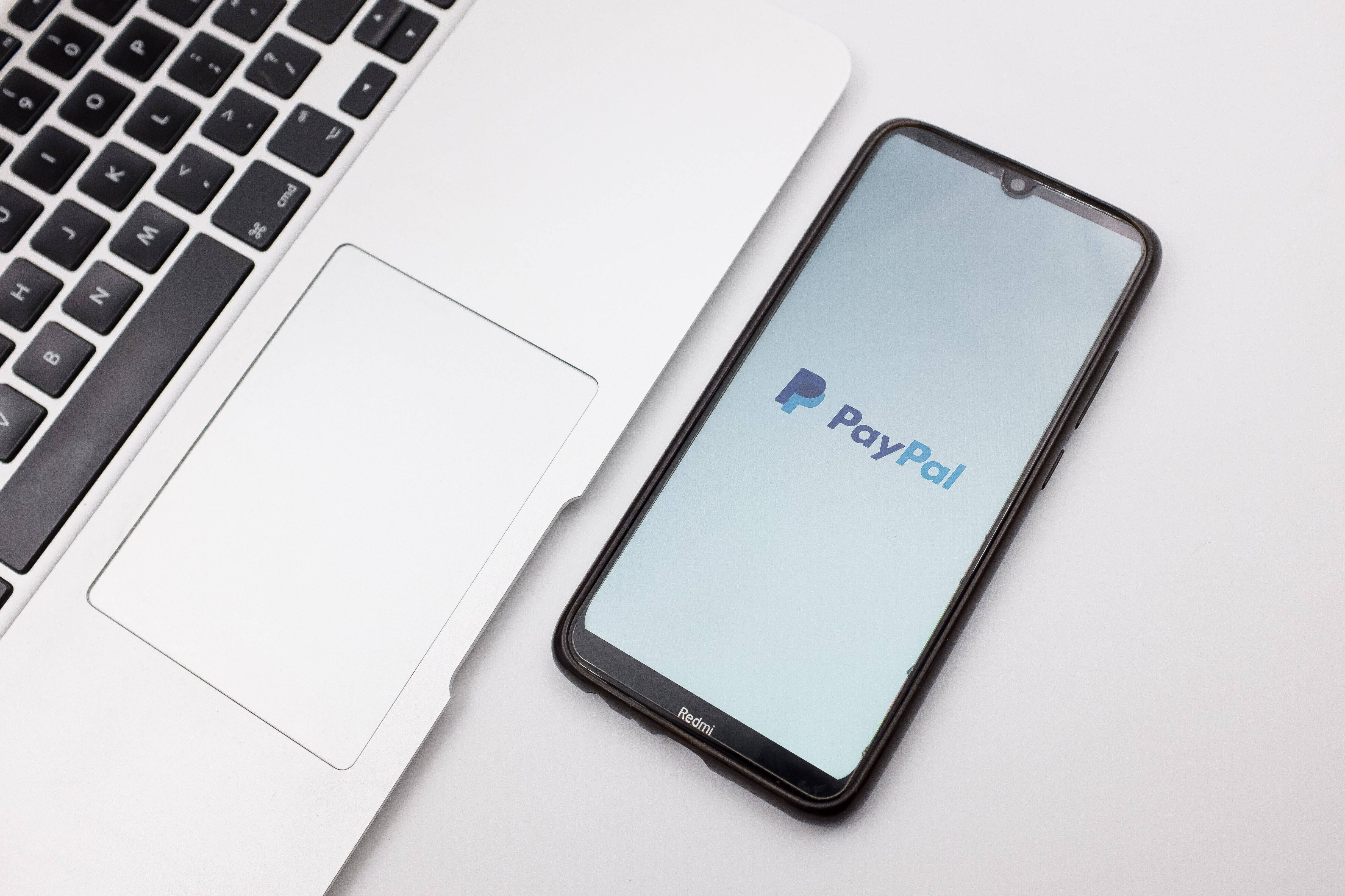 Bis zu zehn Euro: Paypal führt Strafgebühren ein – DAS müssen Kunden beachten