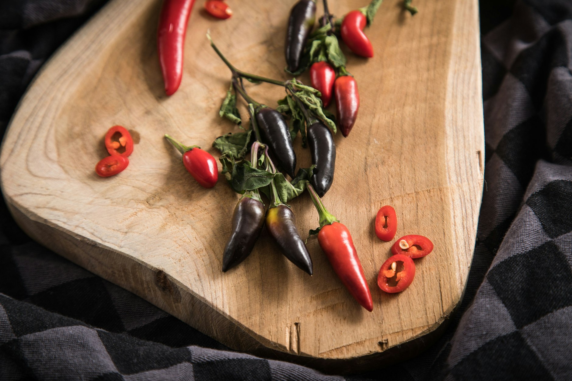 Die Farbe von Chilischoten sagt nichts über ihren Schärfegrad aus.