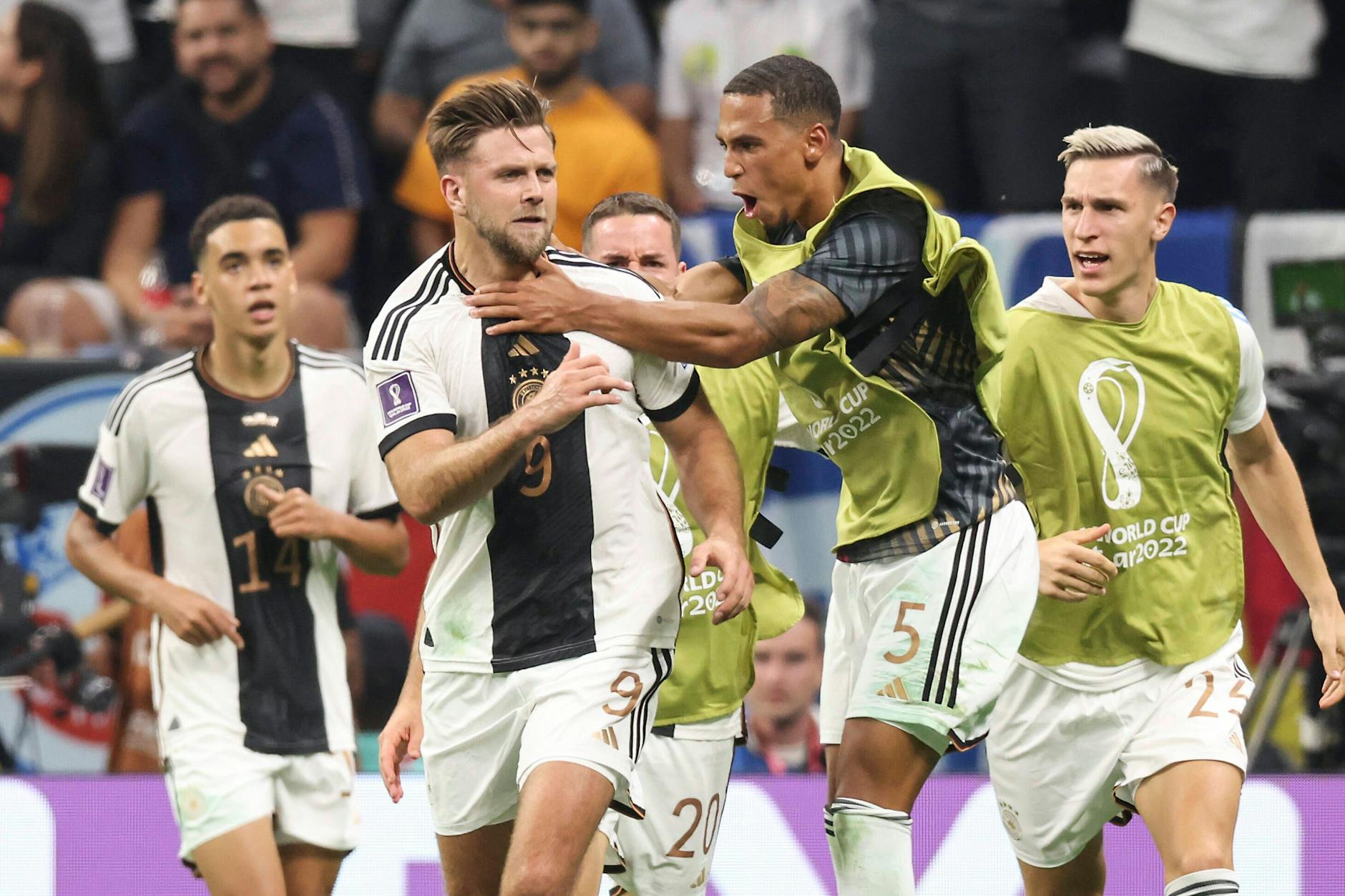 Niclas Füllkrug traf gegen Spanien bei der WM zum 1:1, rettete Deutschland einen Punkt und sorgte bei seinem DFB-Kollegen für Ektase. 