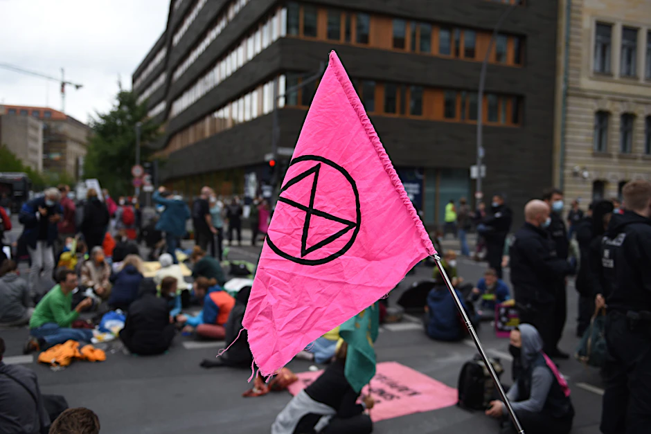 Aktivisten von „Extinction Rebellion“ bei einer Protestaktion in Berlin.