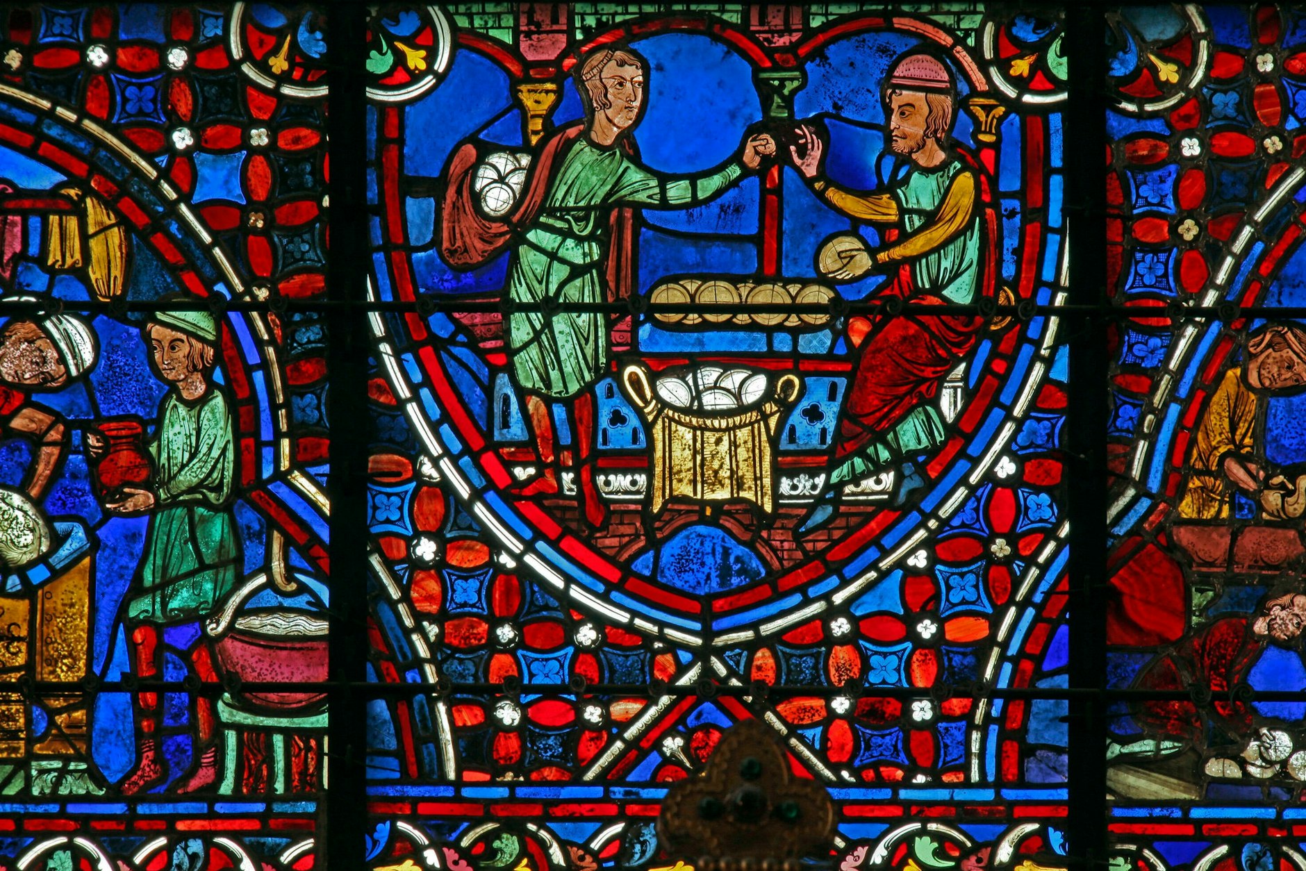 Auch im Mittelalter gab es schon Blätter- und Plunderteig. Das beweisen die bunten Kirchenfenster der Kathedrale zu Chartre.