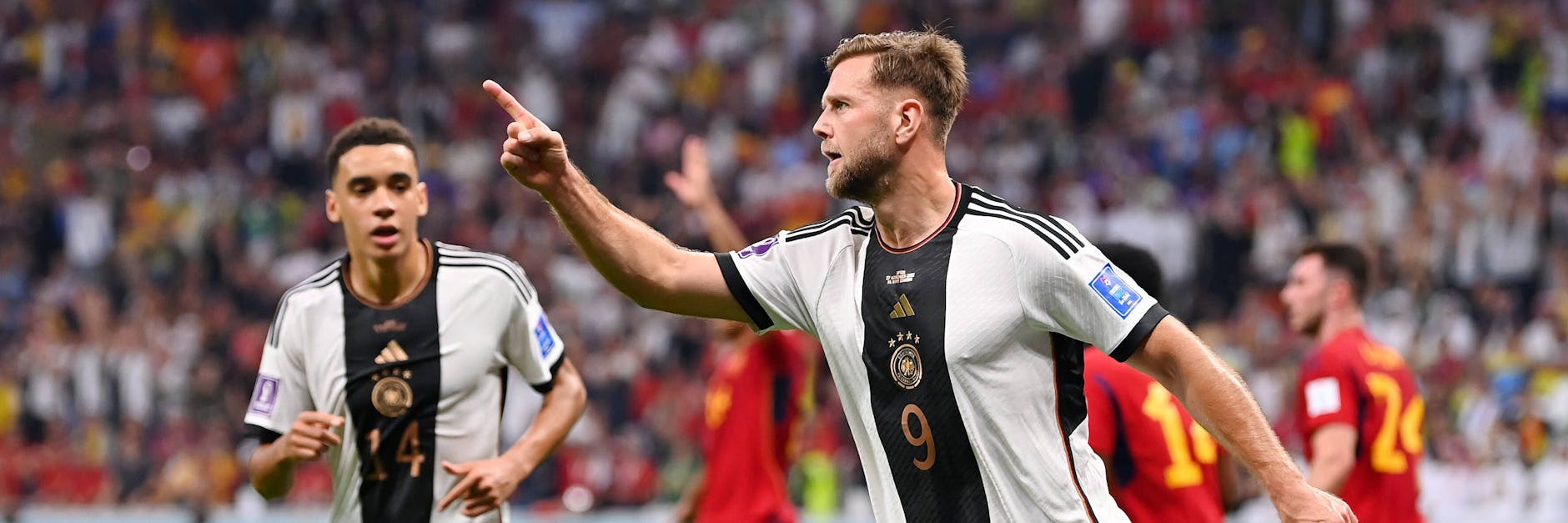 Niclas Füllkrug und Jamal Musiala (r.) haben einen vermeintlich leichten Weg ins WM-Finale. Vorausgesetzt Deutschland gewinnt gegen Costa Rica.