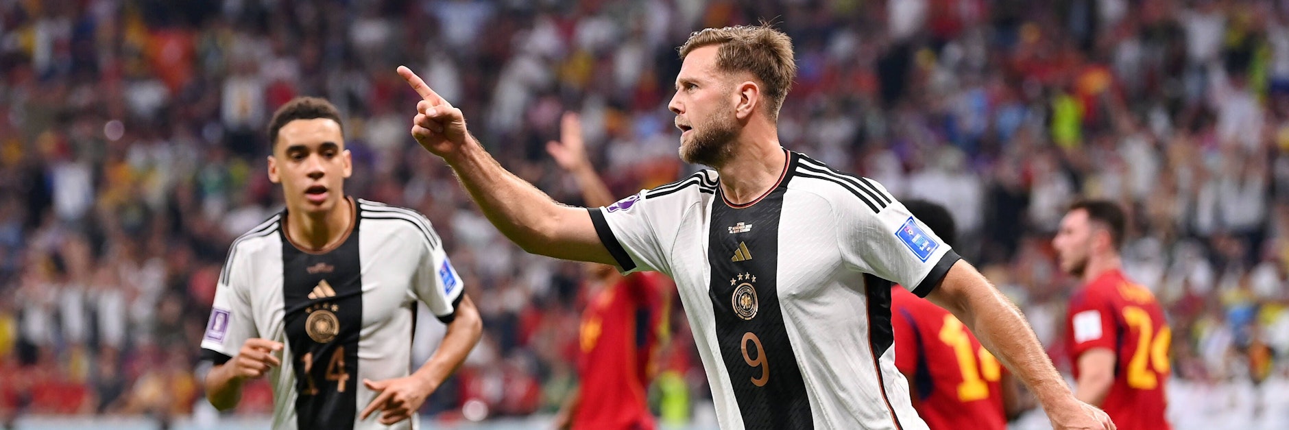 Niclas Füllkrug und Jamal Musiala (r.) haben einen vermeintlich leichten Weg ins WM-Finale. Vorausgesetzt Deutschland gewinnt gegen Costa Rica.