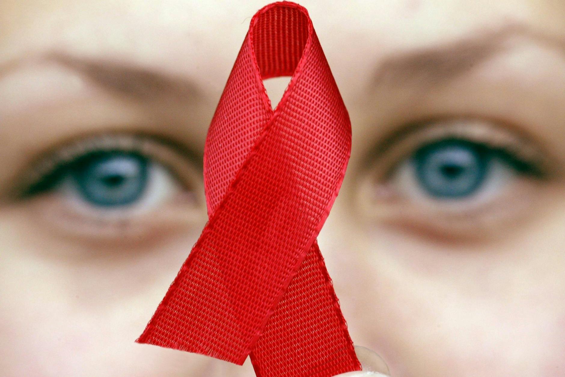 Die Aids-Schleife – das internationale Symbol soll die Solidarität mit HIV-positiven Menschen signalisieren. 