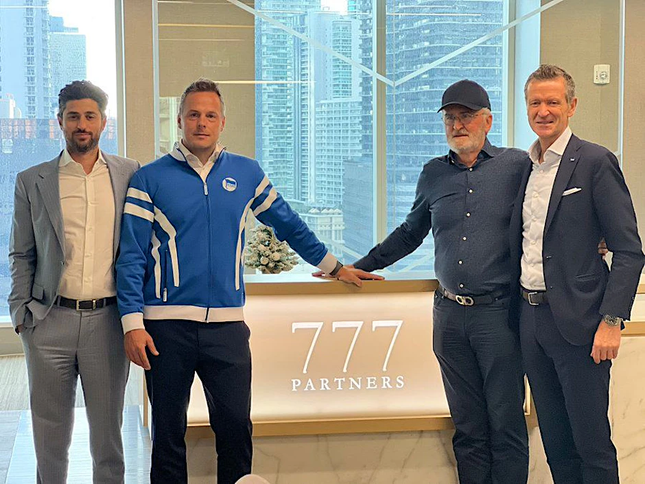 Downtown Miami: Josh Wander, Kay Bernstein, Steven Pasko und Thomas Herrich (v. l.) haben sich in der Firmenzentrale von 777 Partners zu Gesprächen getroffen.