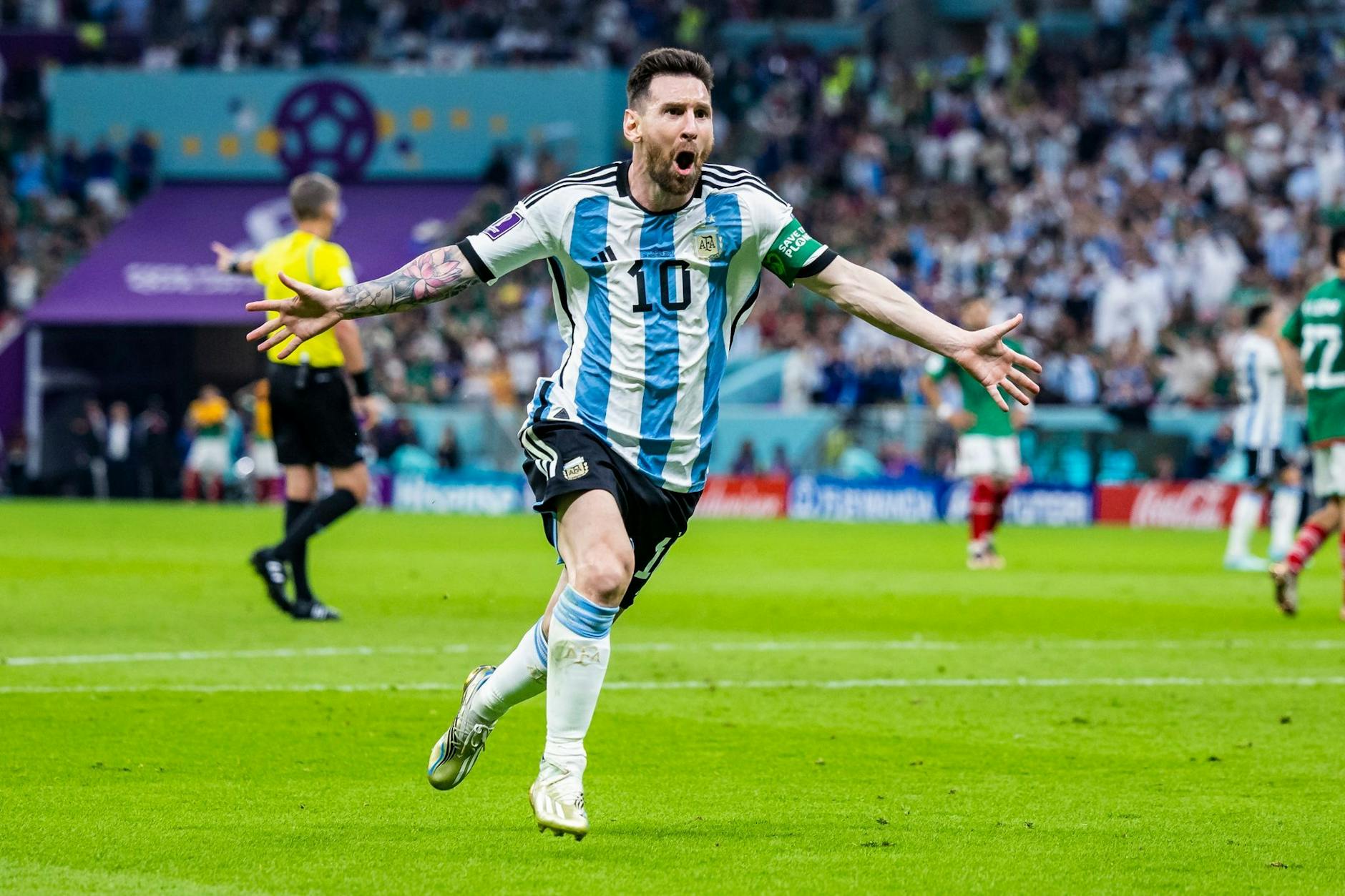 ARCHIV - Argentiniens Lionel Messi jubelt nach einem Tor.