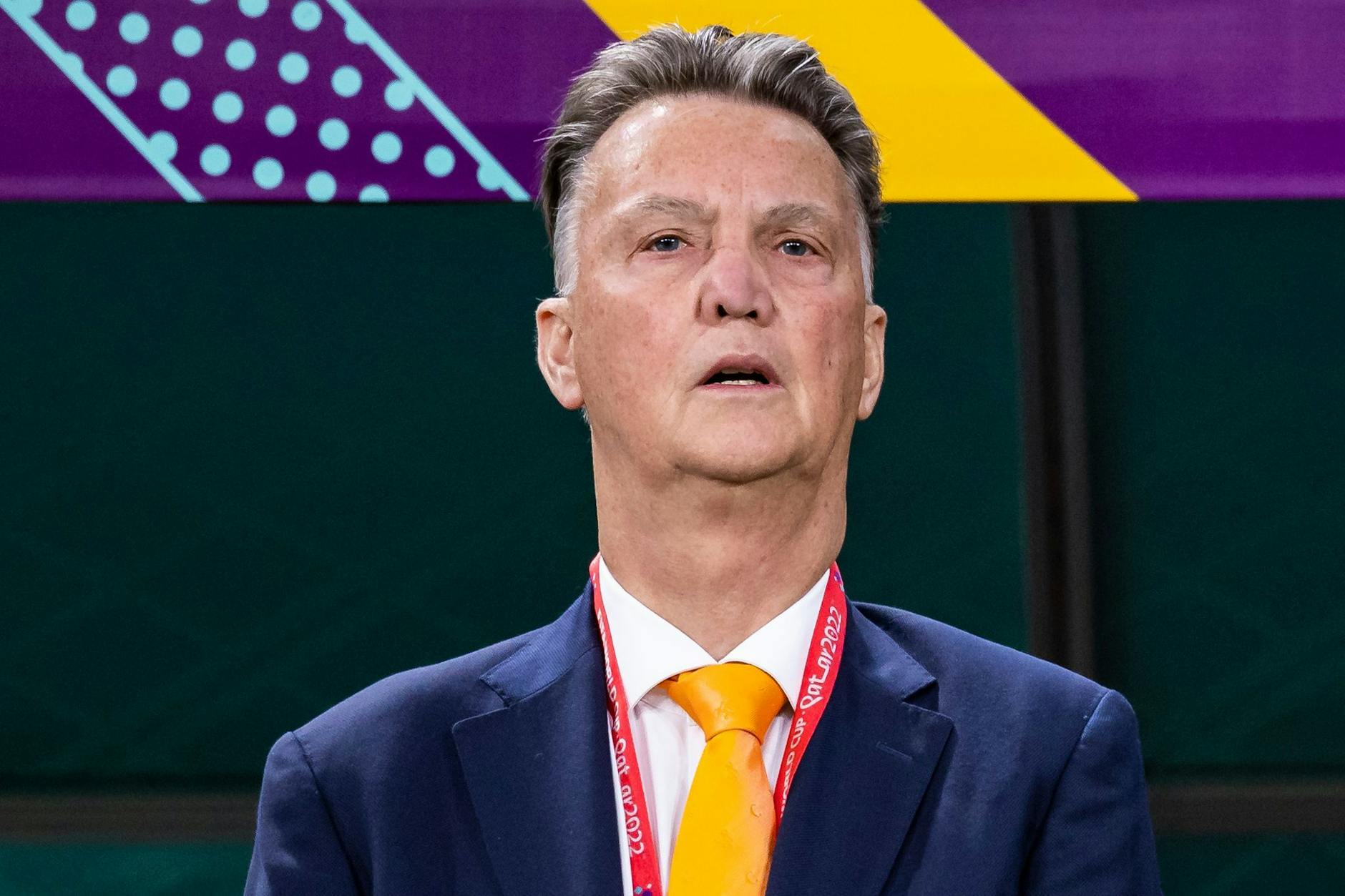 ARCHIV - Strebt den Gruppensieg mit den Niederlanden an: Trainer Louis Van Gaal.