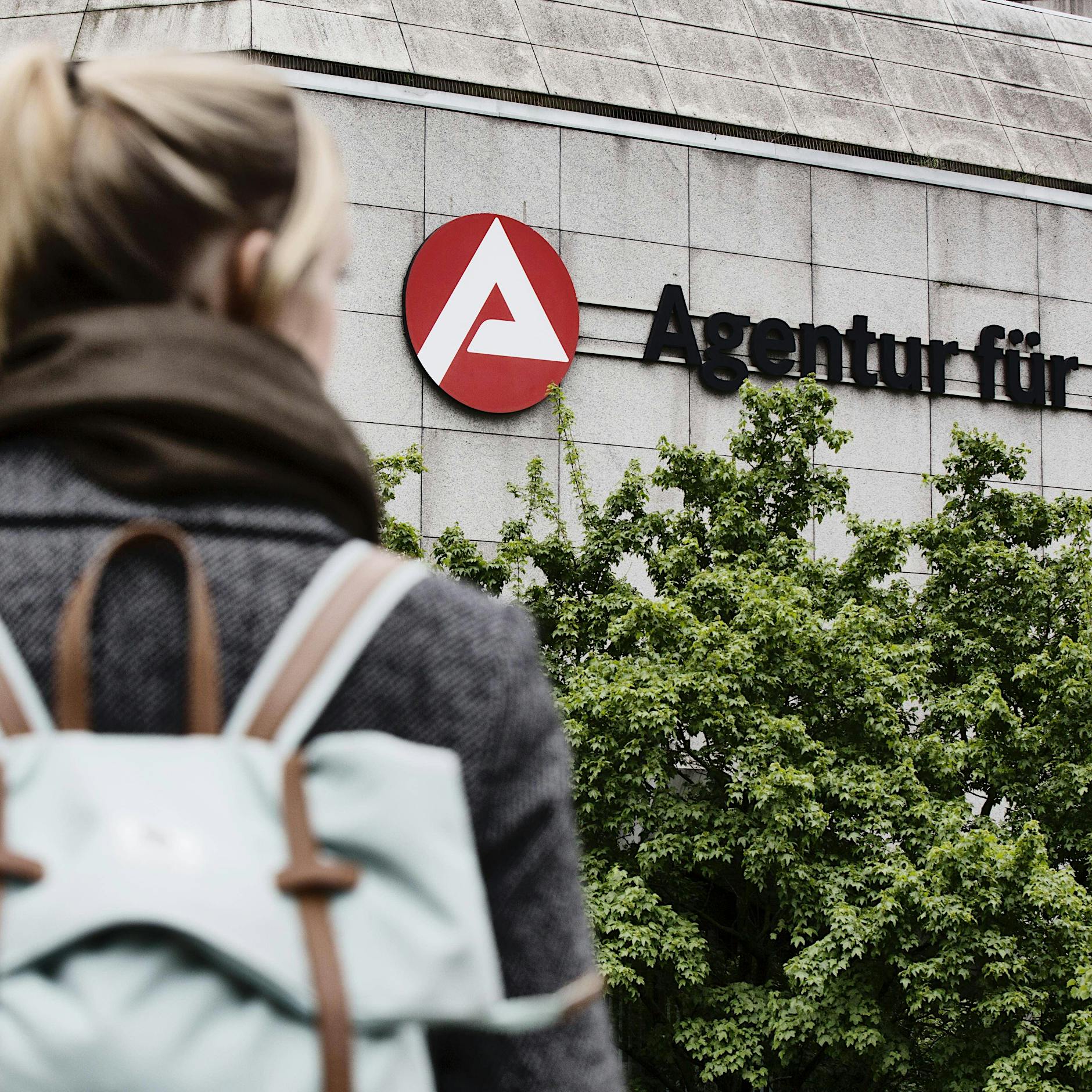 Agentur für Arbeit: Zahl der Arbeitslosen in Deutschland leicht gesunken