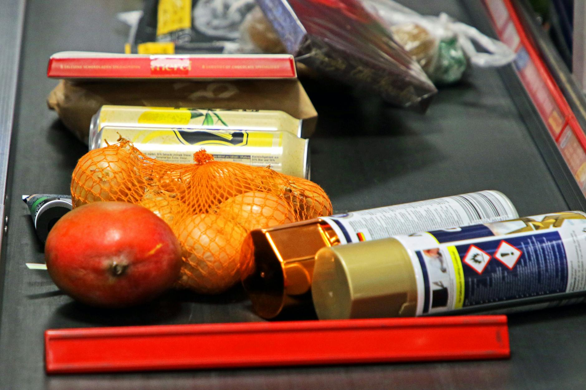 Meine Marotte bezieht sich auf diesen Plastikstab, den Warentrenner.