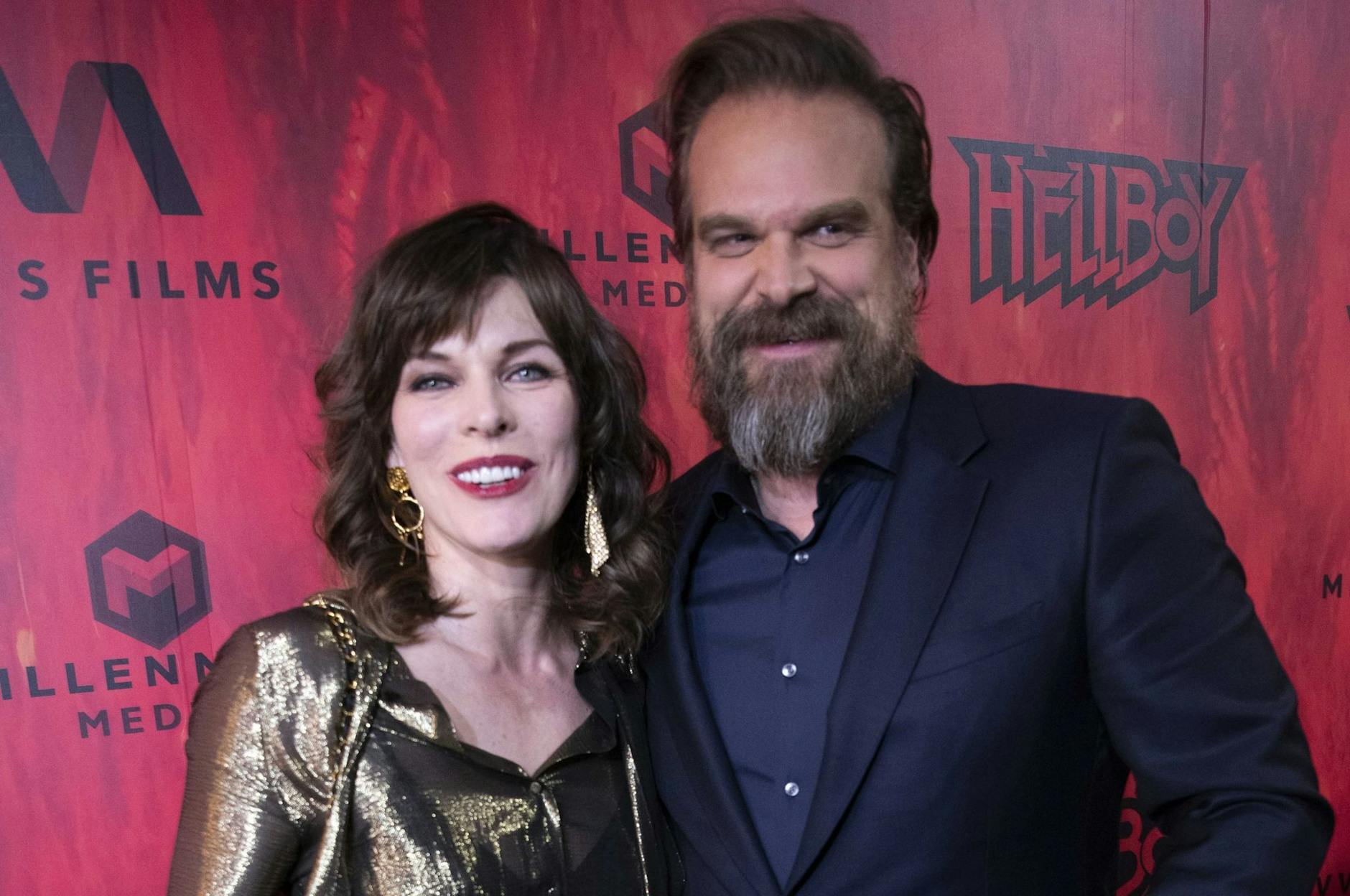 ARCHIV - Milla Jovovich und David Harbour bei der Premiere des Films "Hellboy - Call of Darkness" in Toronto.