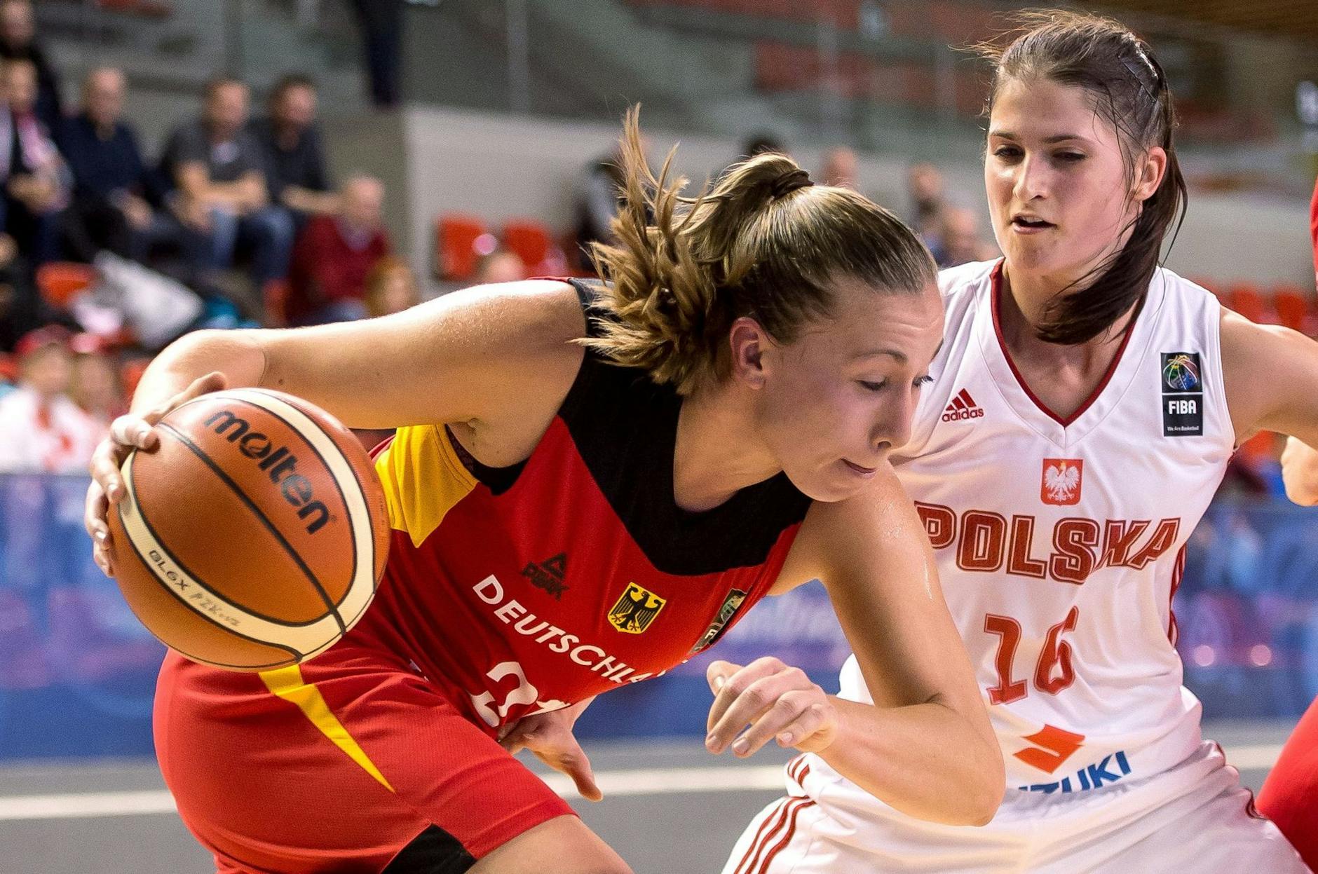ARCHIV - Svenja Brunckhorst und das deutsche Team gewannen gegen Nordmazedonien.