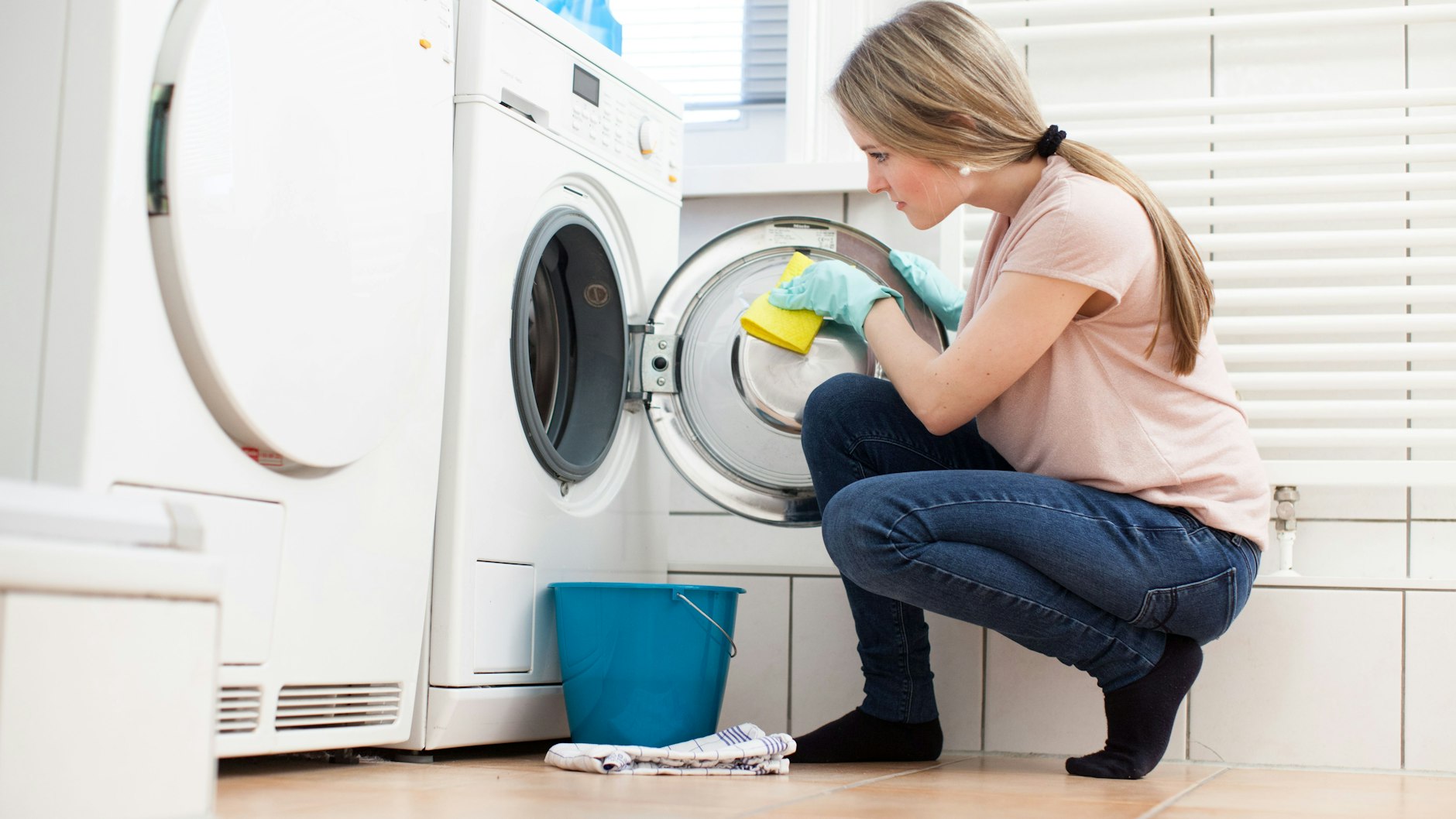 Auch beim Waschen lässt sich Strom sparen, etwa durch eine niedrigere Waschtemperatur.