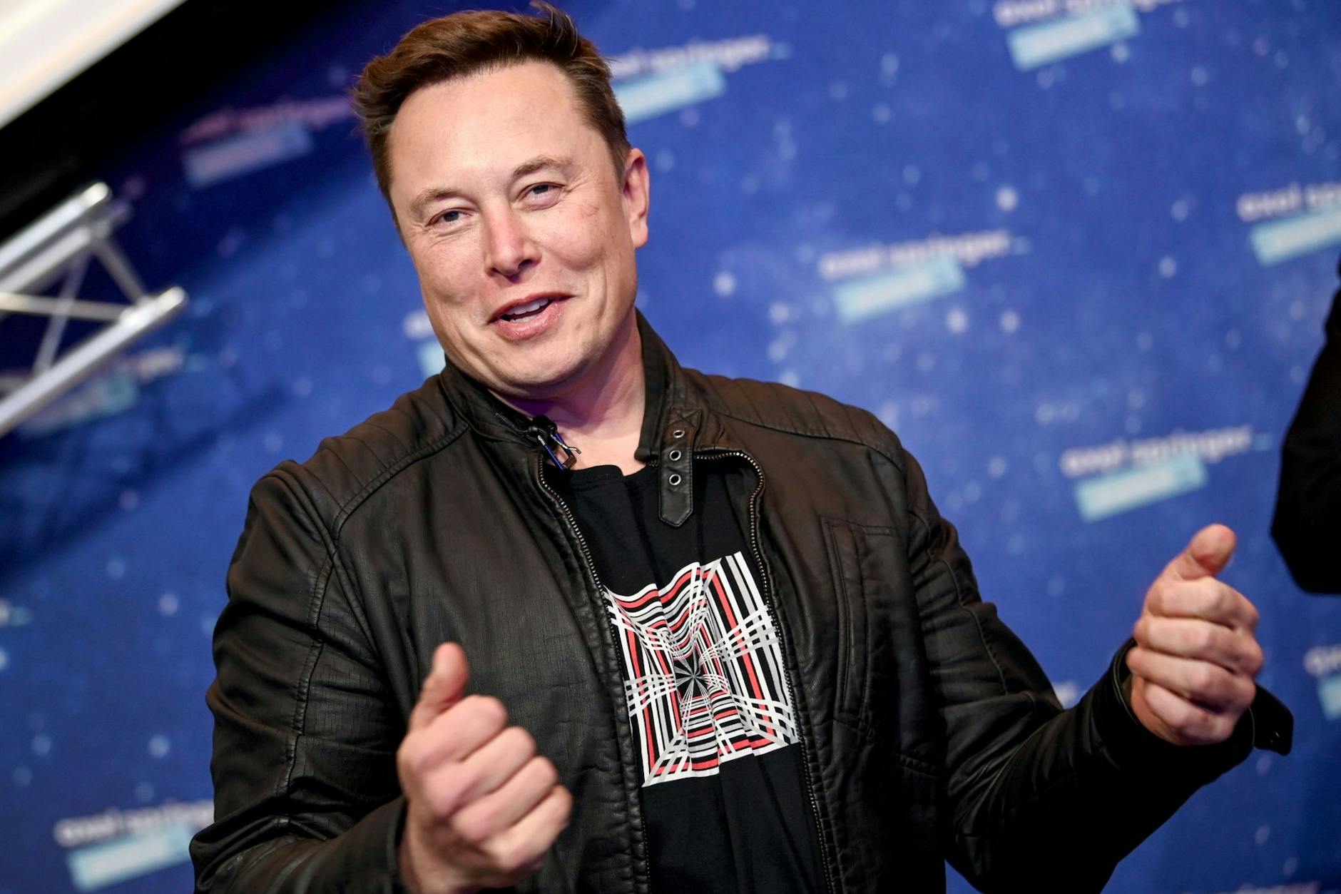 ARCHIV - Elon Musk bei der Verleihung der Axel Springer Awards in Berlin.