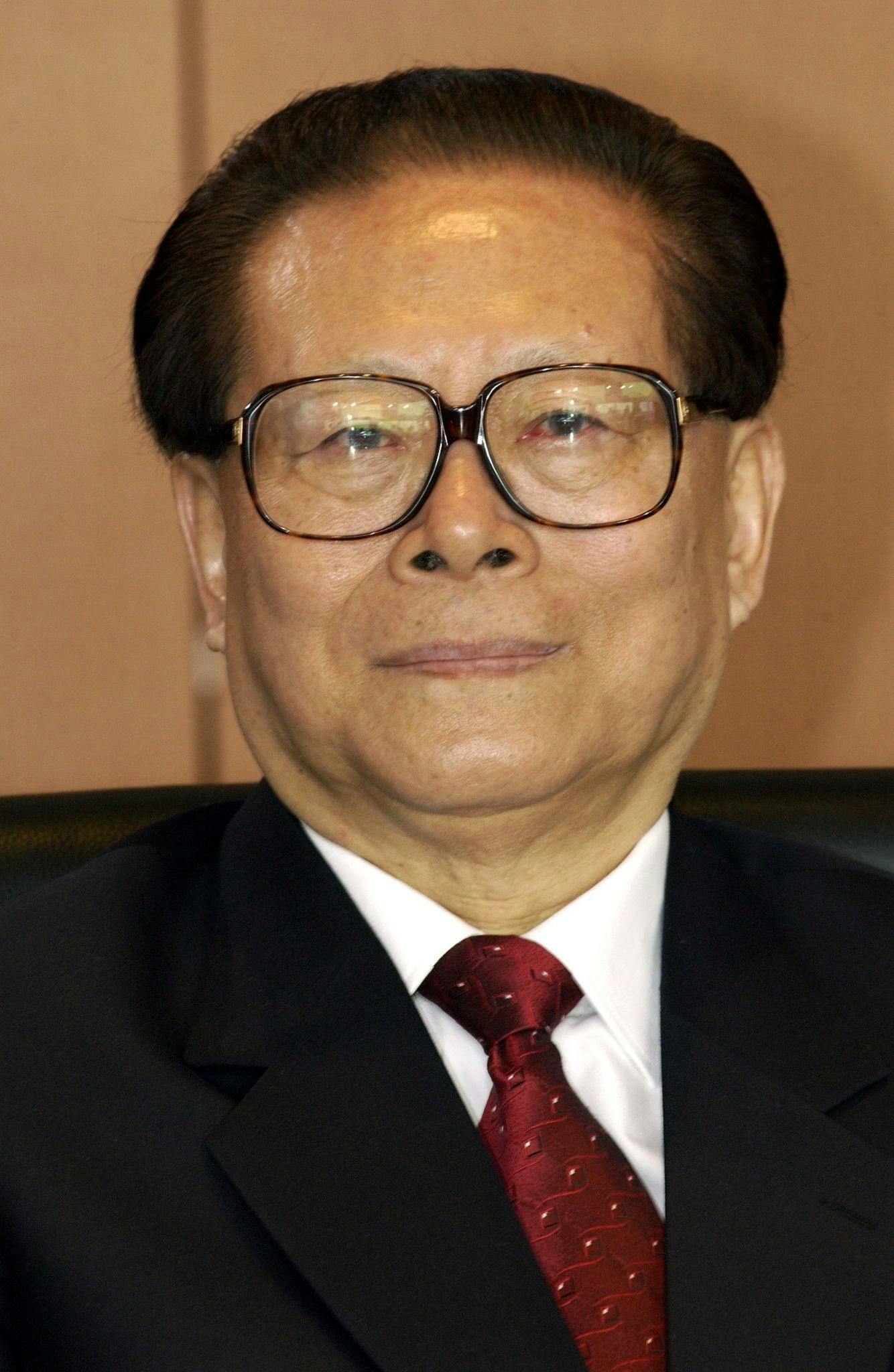 ARCHIV - Der frühere chinesische Staats- und Parteichef Jiang Zemin ist im Alter von 96 Jahren gestorben (Aufnahme von 2002).