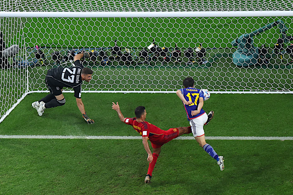 Ao Tanaka erzielt das siegbringende 2:1 für Japan.