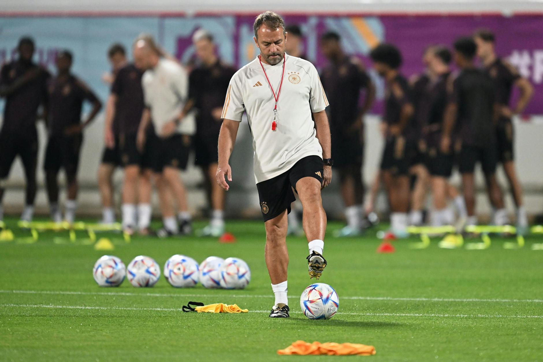 30.11.2022, Katar, Al-Shamal: Fußball, WM 2022 in Katar, Training Deutschland