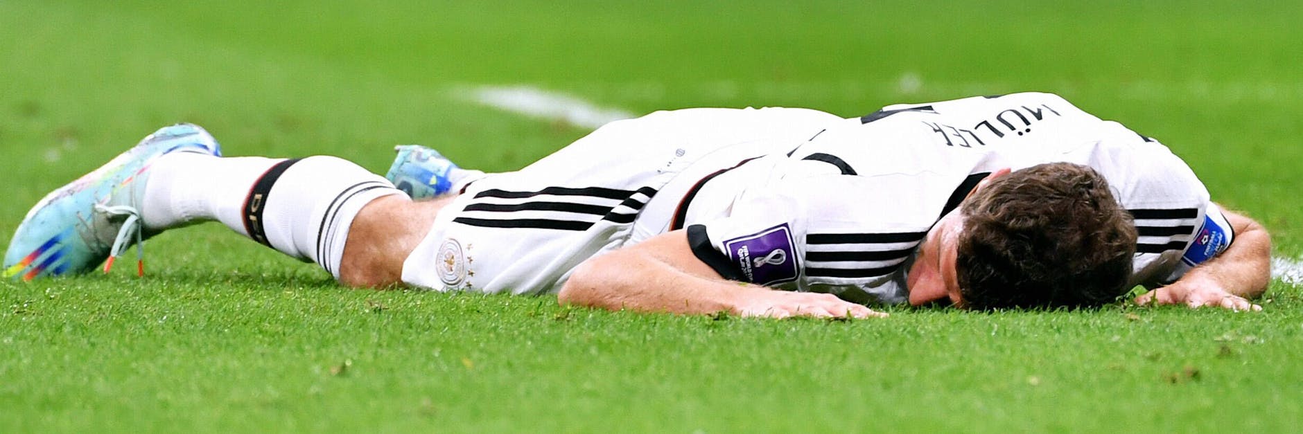 Thomas Müller als deutsches Sinnbild dieser WM: Enttäuscht liegt der Bayern-Star nach seinem vielleicht letzten Länderspiel am Boden.