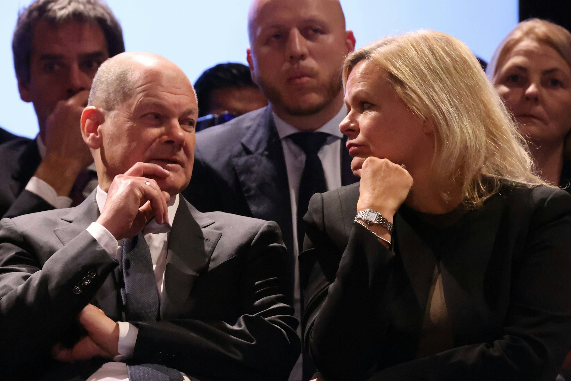 Über Einbürgerungen sprechen Scholz und Faeser in Kreuzberg.