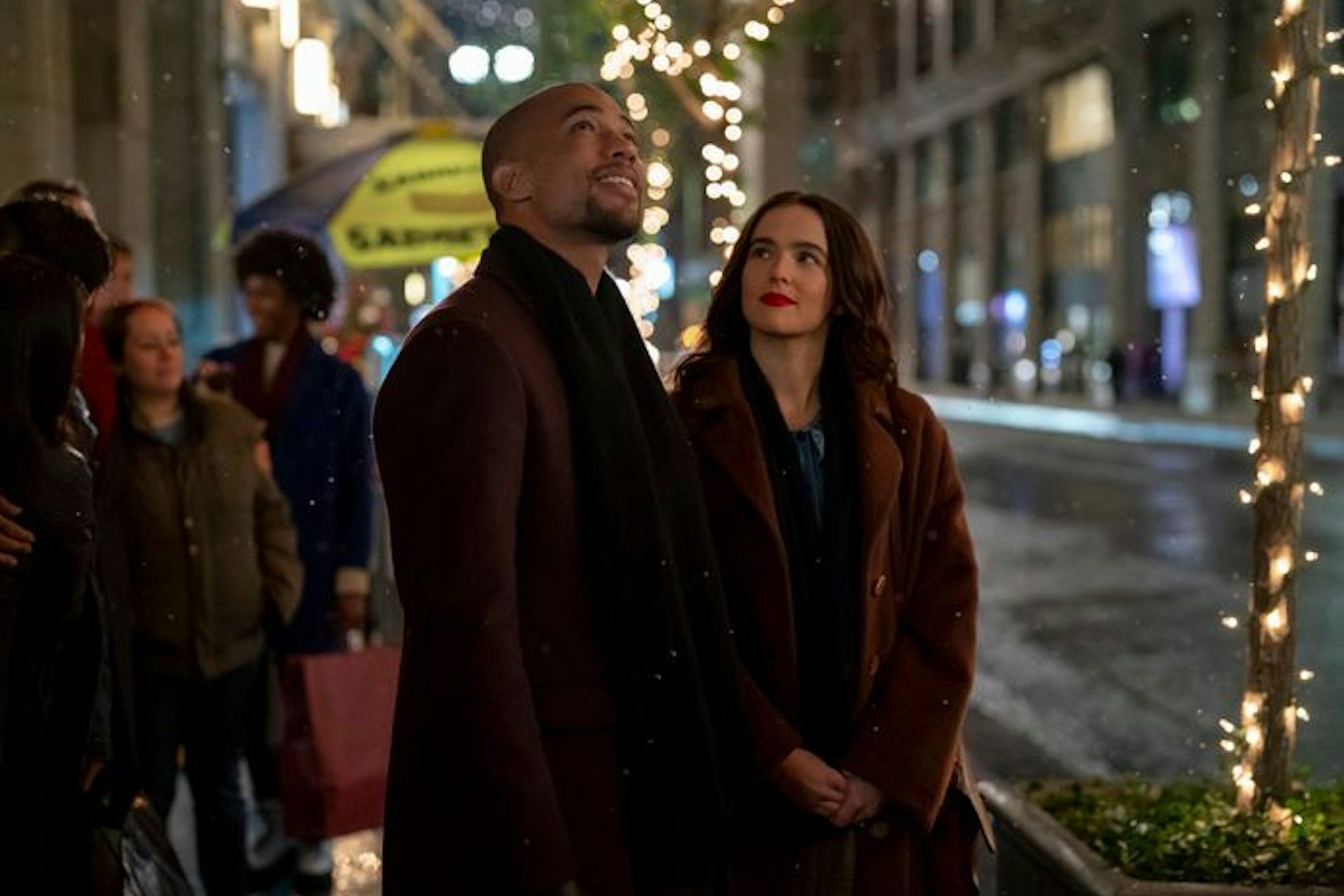 Beide verlobt, aber nicht miteinander: Ethan (Kendrick Smith Sampson) und Rachel (Zoey Deutch).