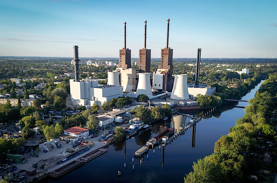 Das Vattenfall-Heizkraftwerk in Berlin-Lichterfelde