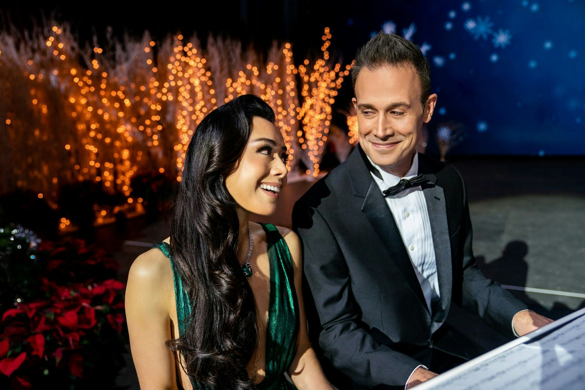 Hach: Sängerin Angelina (Aimee Garcia) und Vater Miguel (Freddie Prinze jr.).