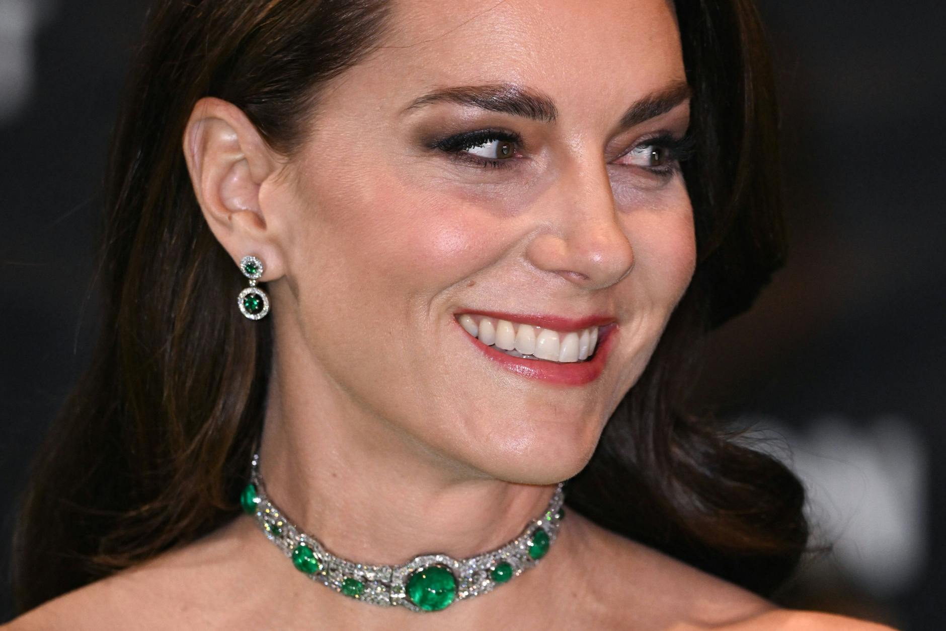 Prinzessin Kate zeigt sich strahlend mit der Smaragd-Kette ihrer Schwiegermutter Diana.