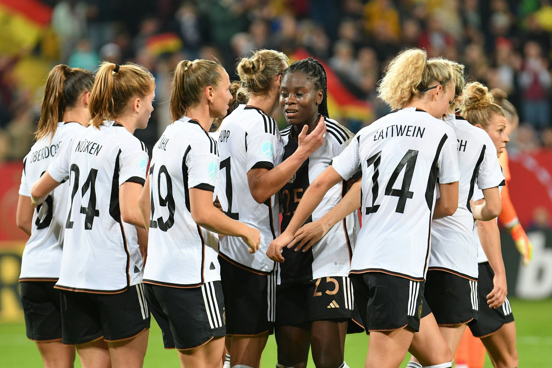 Deutsche Frauen Nationalmannschaft bejubelt das 1:0. Deutschland vs. Frankreich. (Archiv)