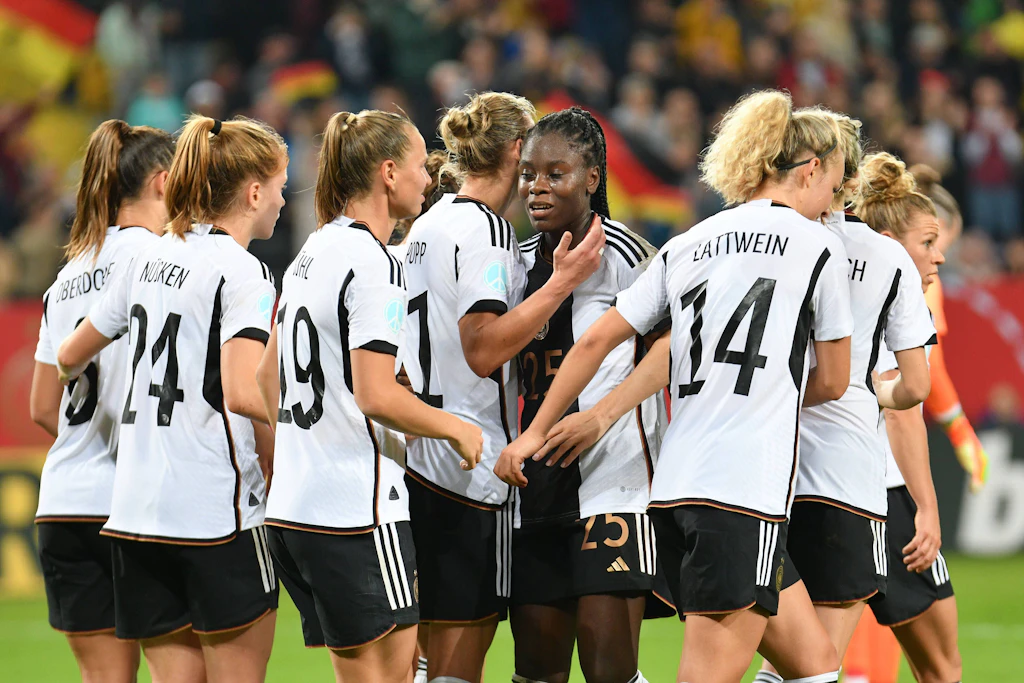 Nach der WM-Katarstrophe: Was die Männer jetzt von den Frauen lernen sollten