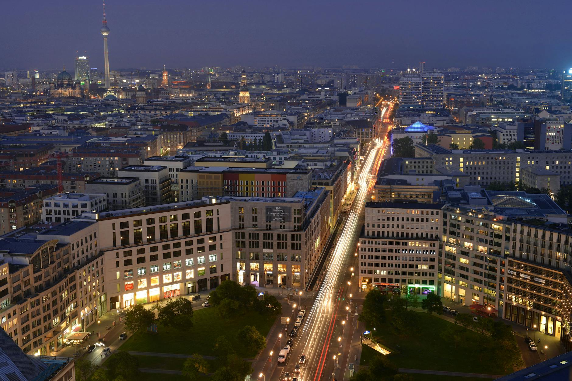 Berliner City: Blick auf den Leipziger Platz und die Leipziger Straße.