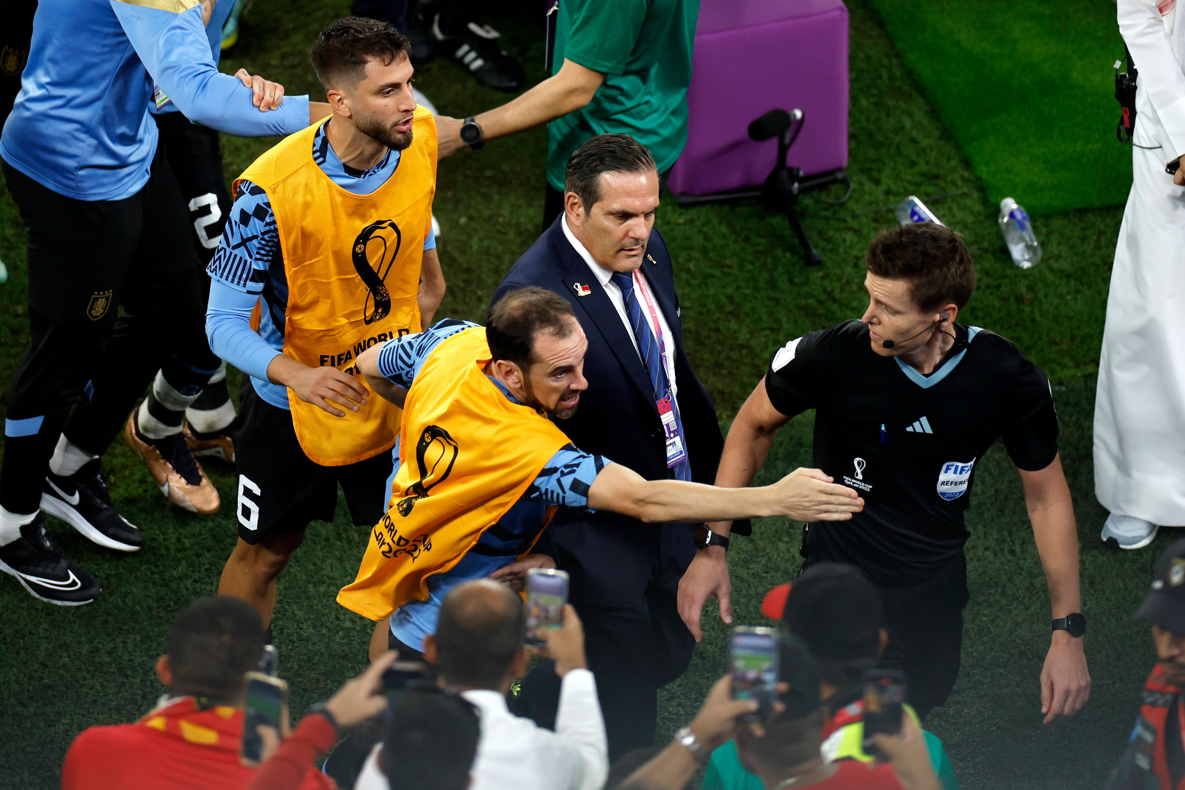 Image - DDR-Schiri Glöckner bleibt der Einzige: Uruguays Rüpel zerstören Daniel Sieberts WM-Finaltraum!