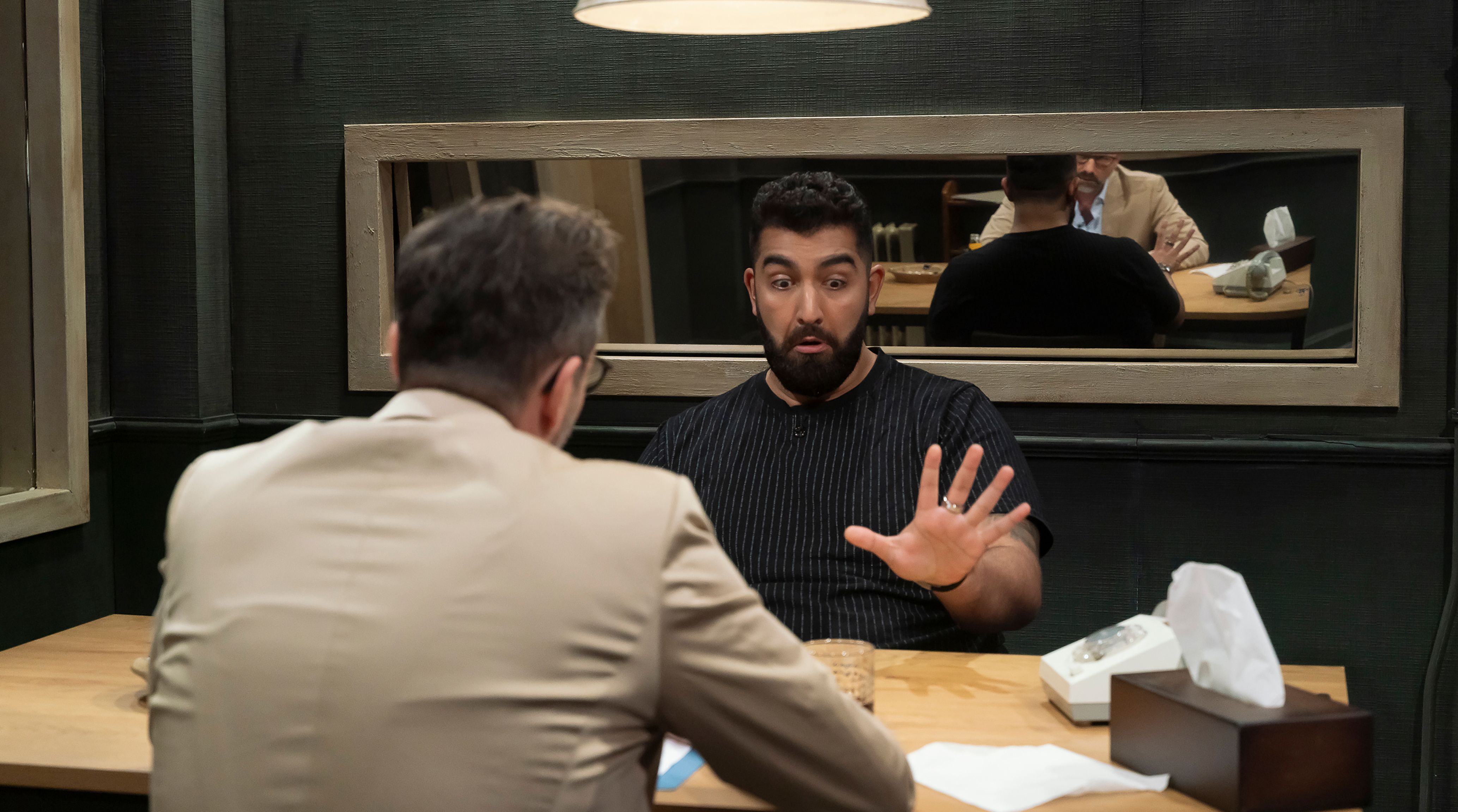 Image - Kurt Krömer bricht Sendung ab: Jetzt lästert Faisal Kawusi über Besuch bei „Chez Krömer“