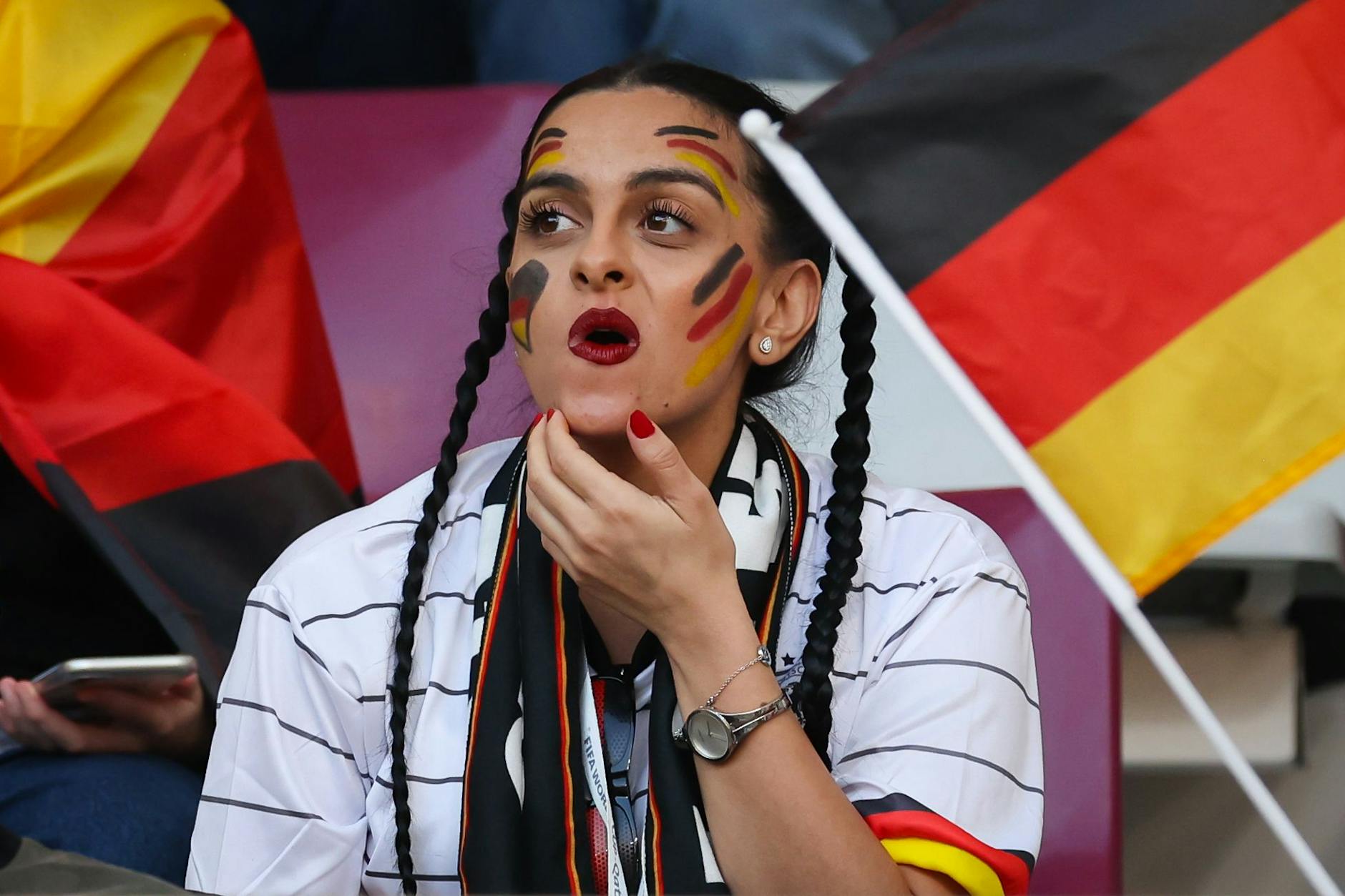 Das Ende einer Liebesbeziehung? Eine Deutsche nach dem WM-Vorrunden-Aus in Katar.