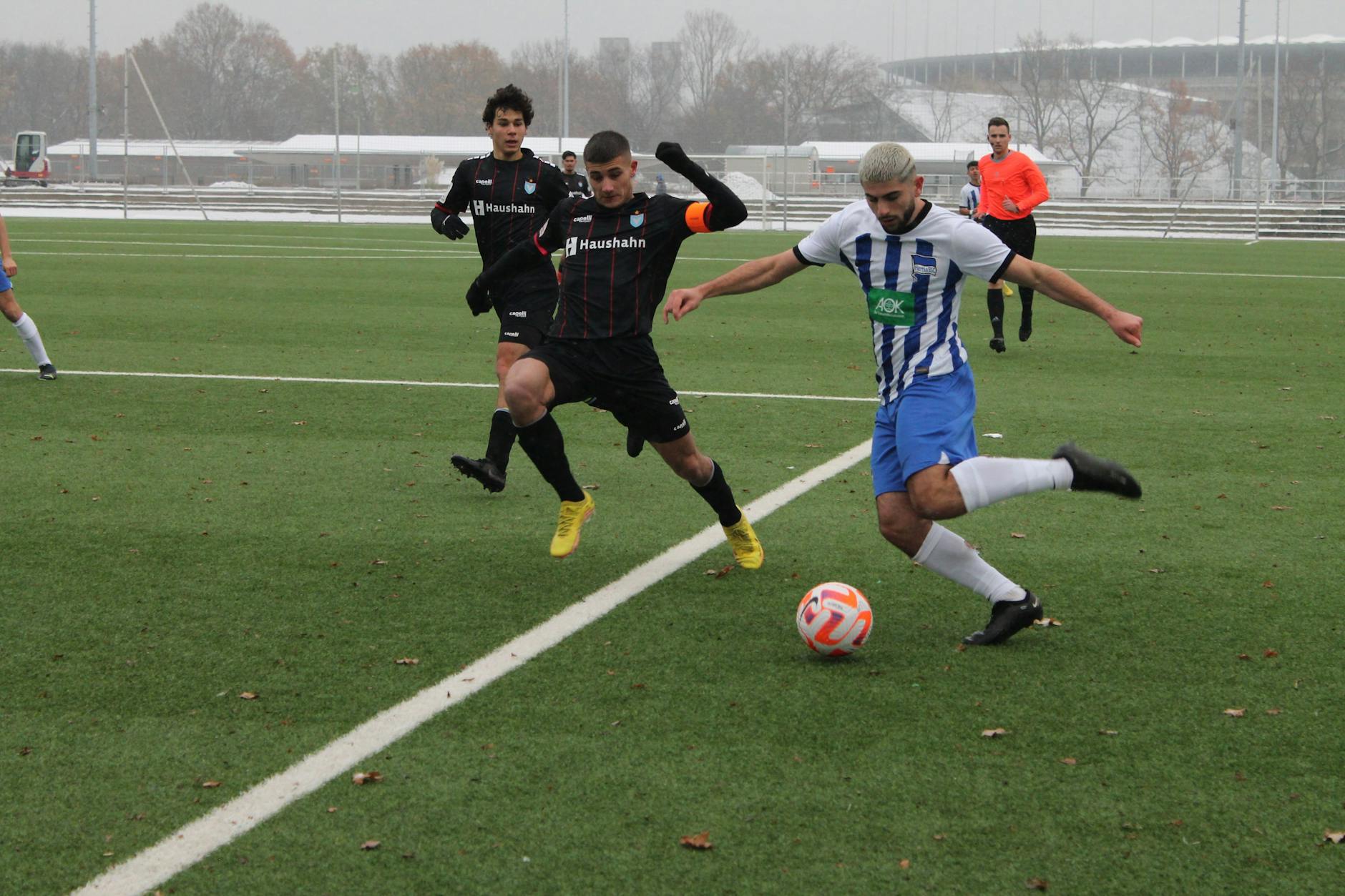 Der türkische U18-Nationalspieler Teoman Gündüz (v. r.) läuft zwar regelmäßig für die Hertha-U19 auf, kommt aber auch schon für die U23 zum Einsatz.