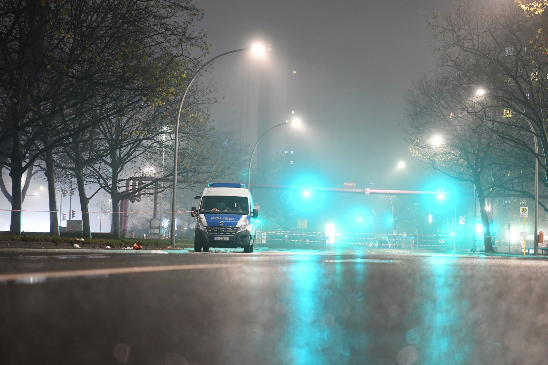 Ein Mann soll am Montag unweit der Urania in Berlin seine Ex-Partnerin angegriffen und schwer verletzt haben. 