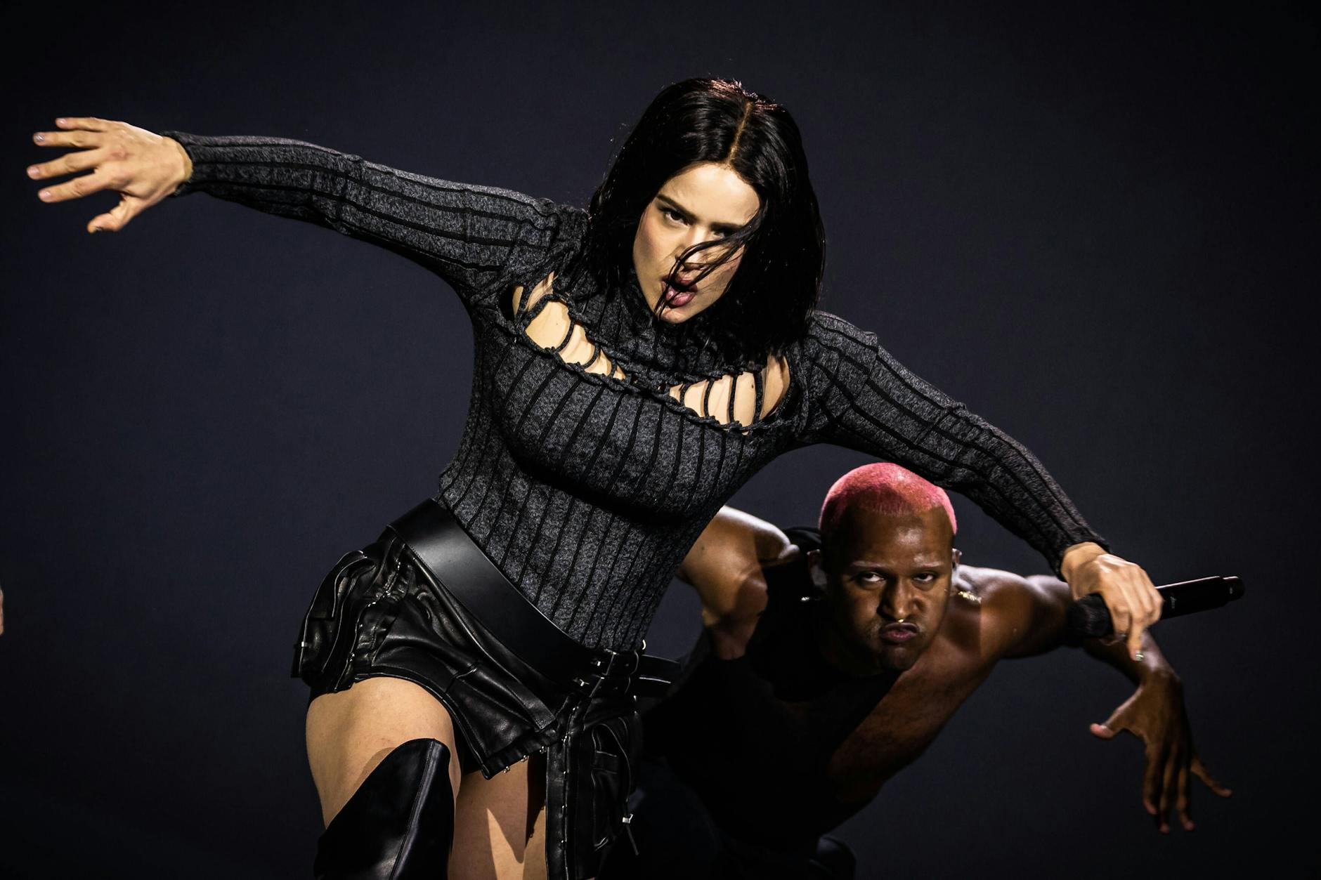 Rosalía auf der aktuellen Tour, hier beim Konzert im portugiesischen Braga