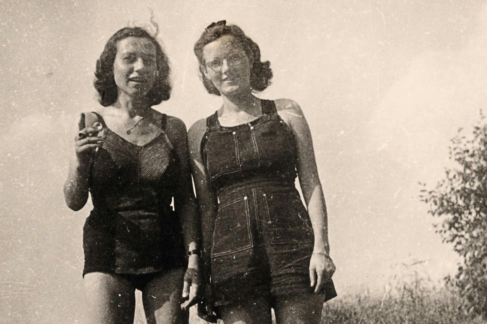 Lilly (rechts) und Felice am 21. August 1944 bei einem Ausflug an die Havel. Am selben Tag verschleppt die Gestapo Felice.