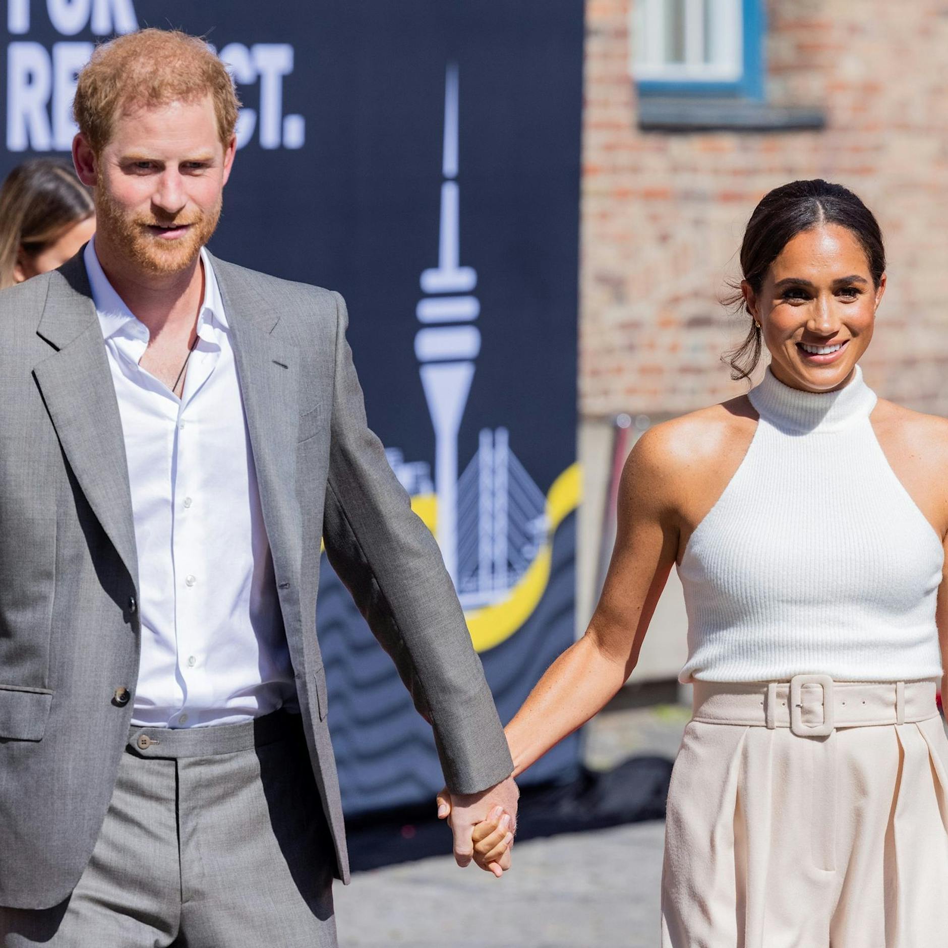 Heute kommt der erste Teil der „Harry & Meghan“-Doku: Prominente Royal-Fans haben schon Schaum vor dem Mund