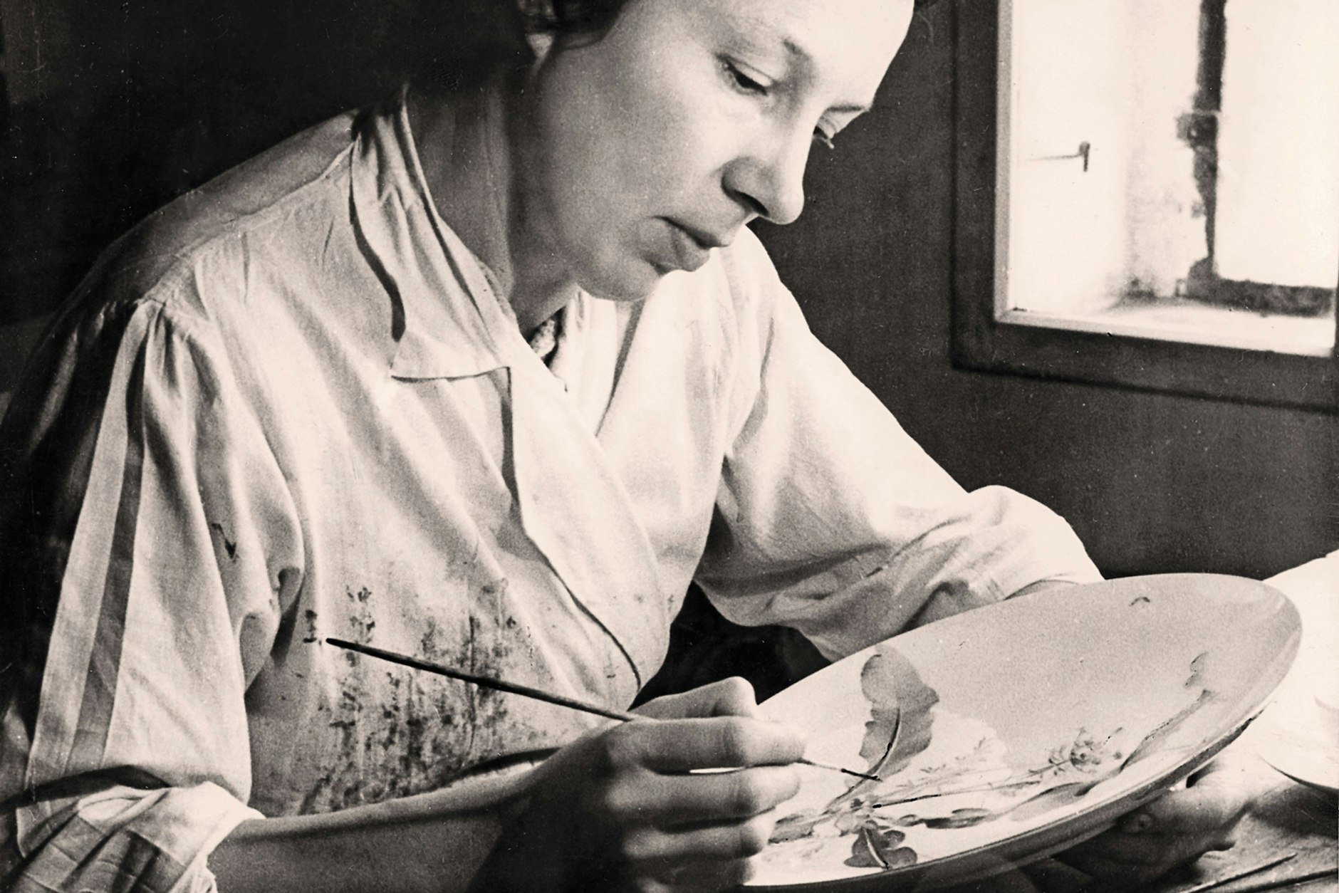 Auch malen konnte Trude Petri, wie dieses undatierte Foto beweist.