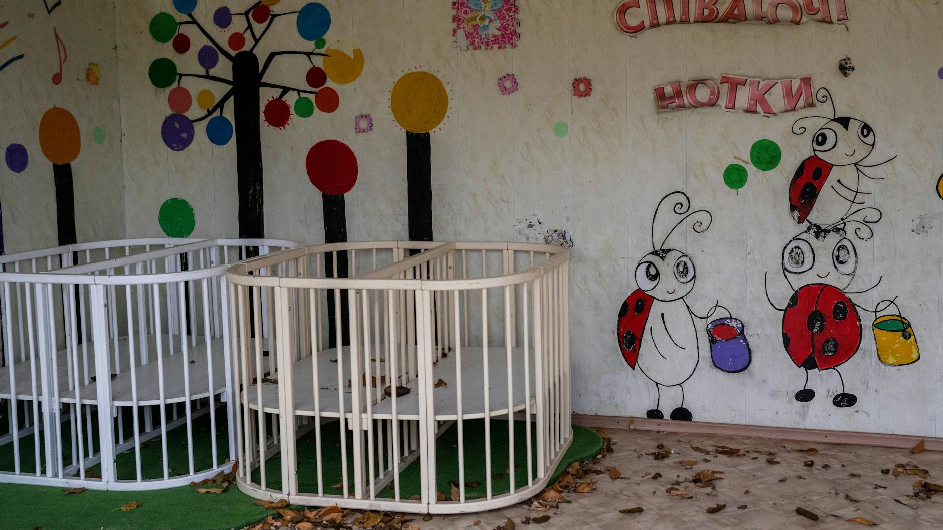 Die Bettchen im Waisenhaus von Cherson sind leer, die Kinder weg, vielleicht auf die Krim verschleppt.