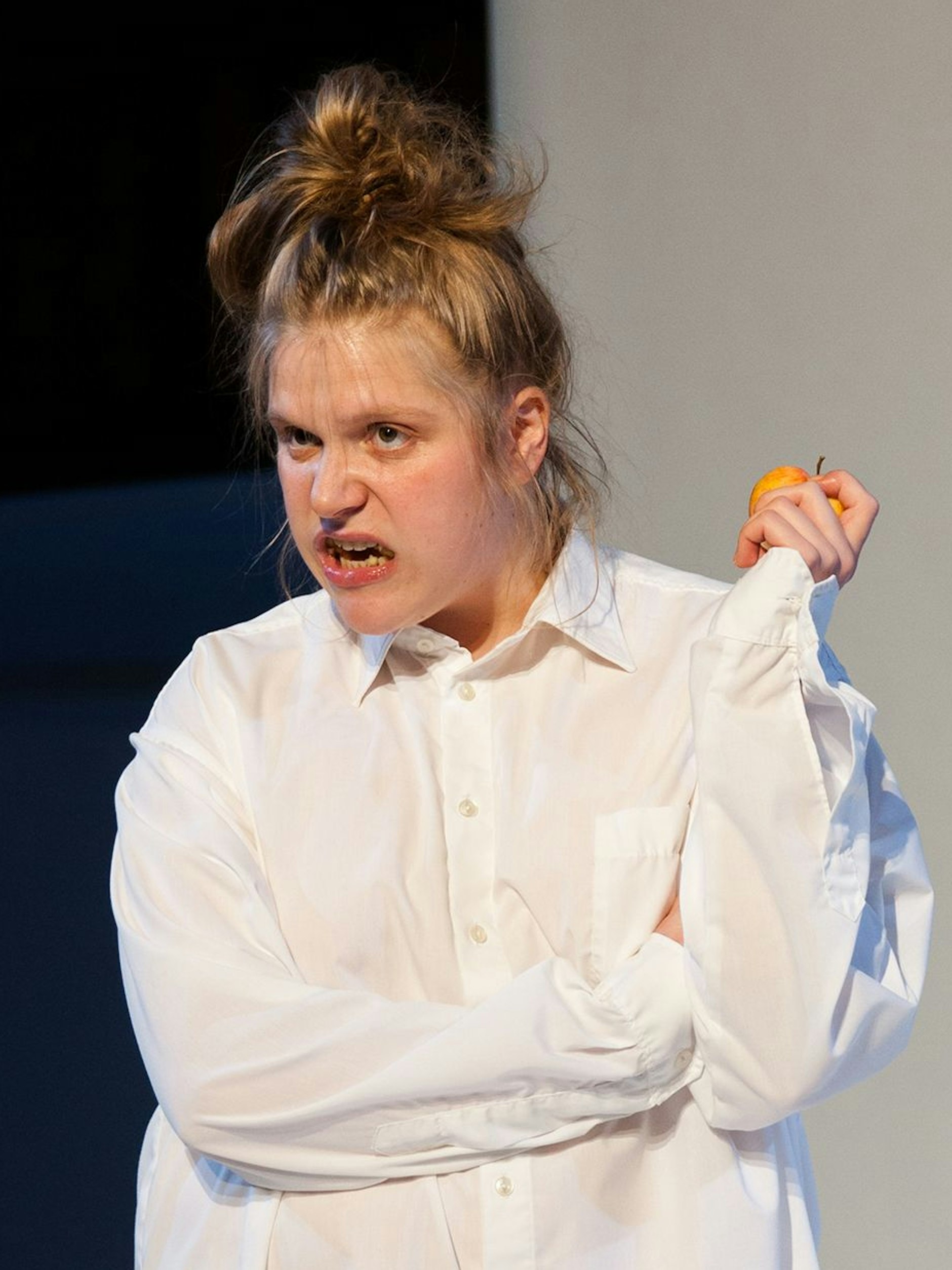 Stefanie Reinsperger spielt Handkes „Selbstbezichtigung“.