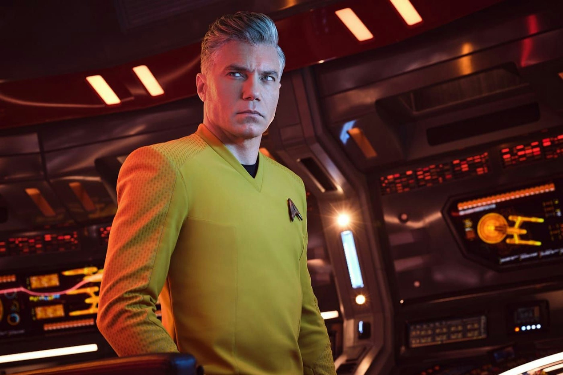 Anson Mount als Captain Christopher Pike