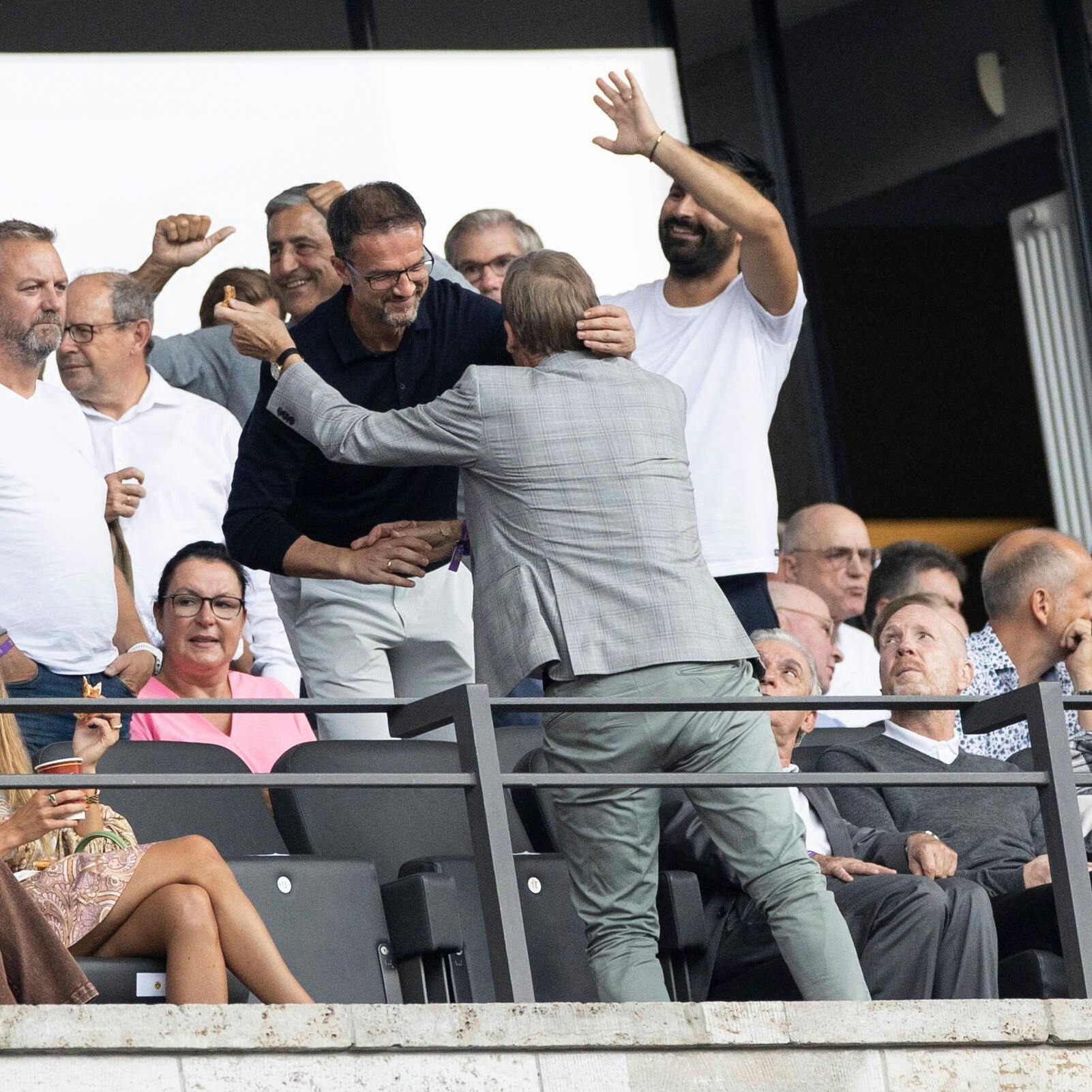 Zwei, die sich gut verstehen: Fredi Bobic und Dortmunds Vorstandsboss Hans-Joachim Watzke, der gleichzeitig Vize-Präsident des DFB ist.