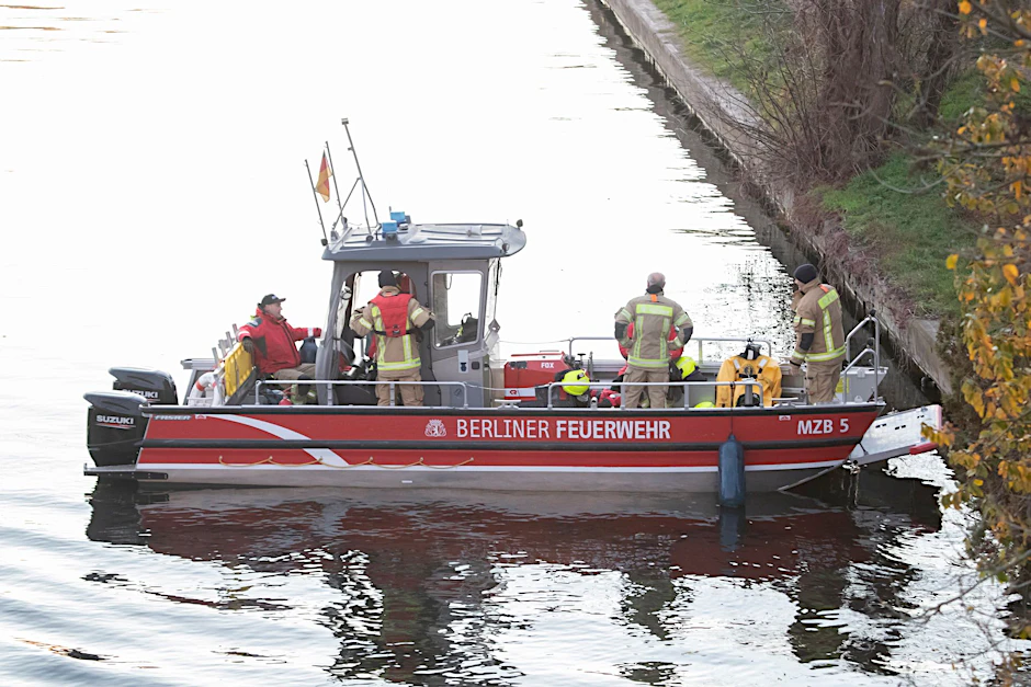 Leiche im Landwehrkanal entdeckt: Berliner Polizei veröffentlicht Foto
