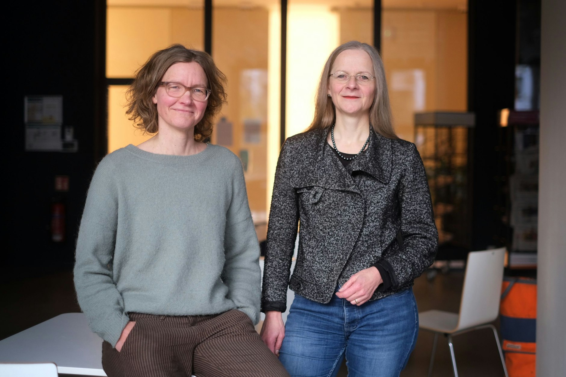 Katrin Bosshard (l.) und Barbara Meerwein (r.) sind Psychotherapeutinnen von Beruf und auch aktivistisch gegen die Klimakrise unterwegs.