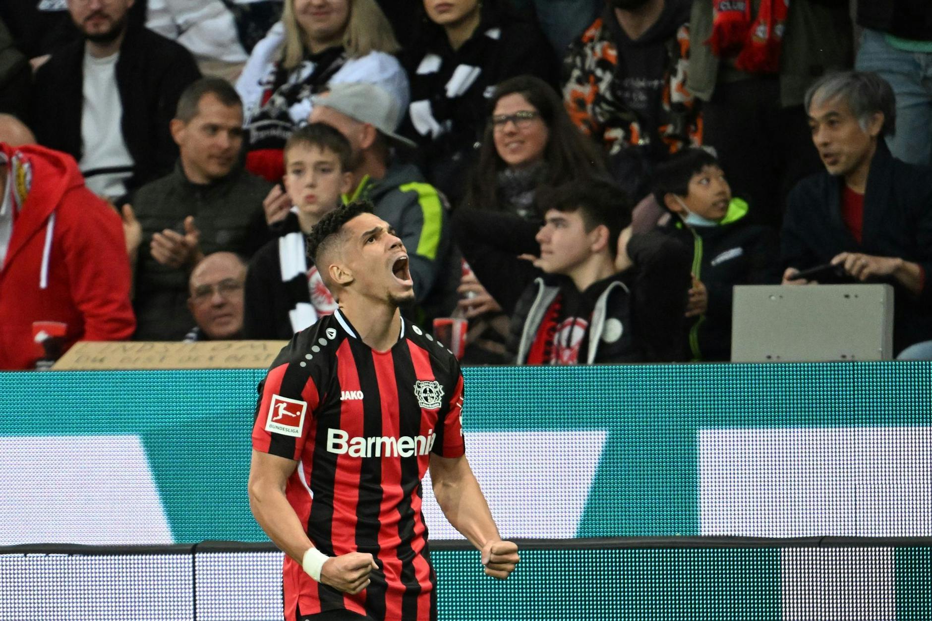 ARCHIV - Kehrt nach Brasilien zurück: Leverkusens Paulinho.