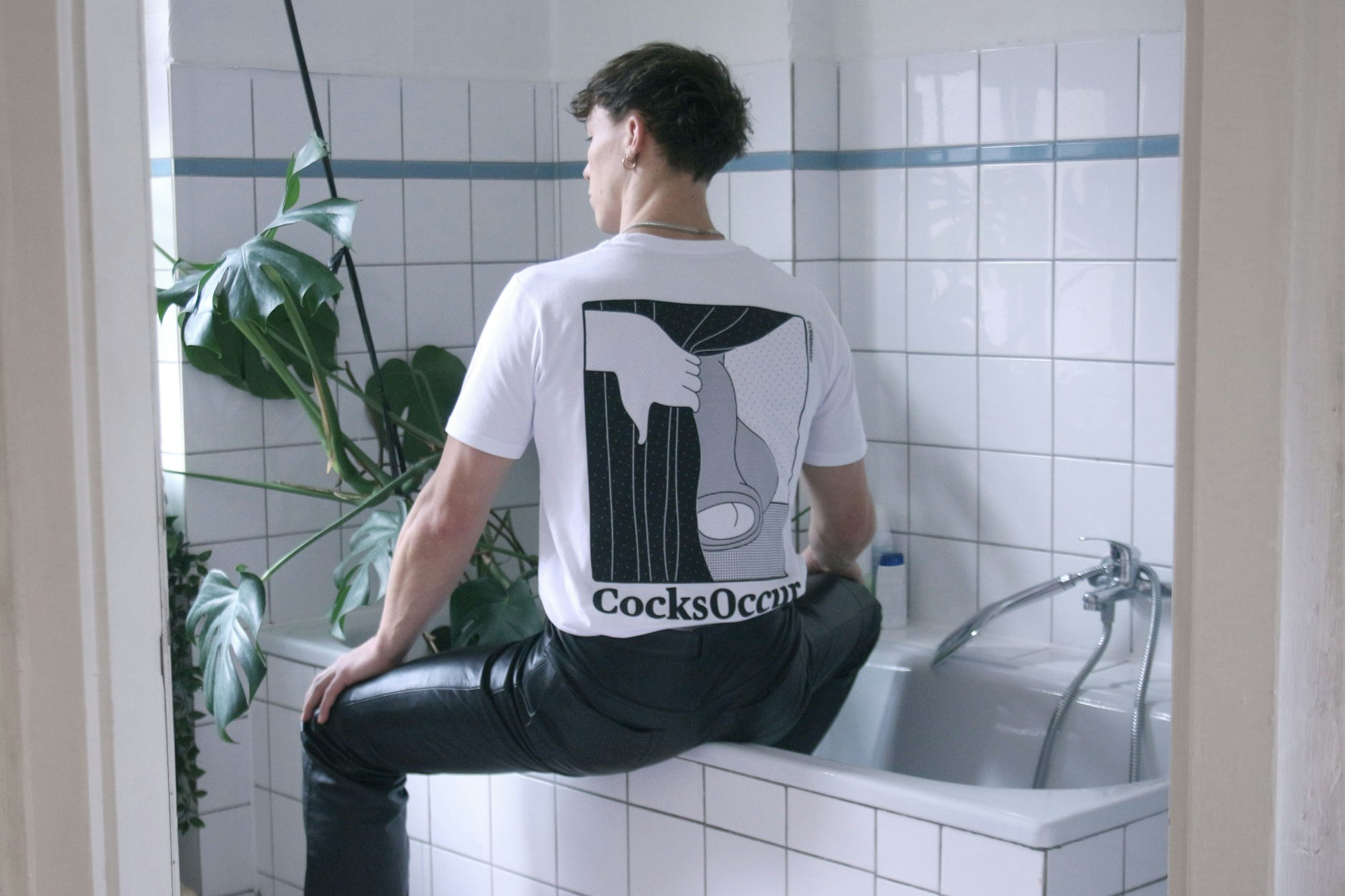 Ein T-Shirt für den zweiten Blick: Der Berliner Illustrator Matthias Seifarth bringt freche Phalli aufs Textil.