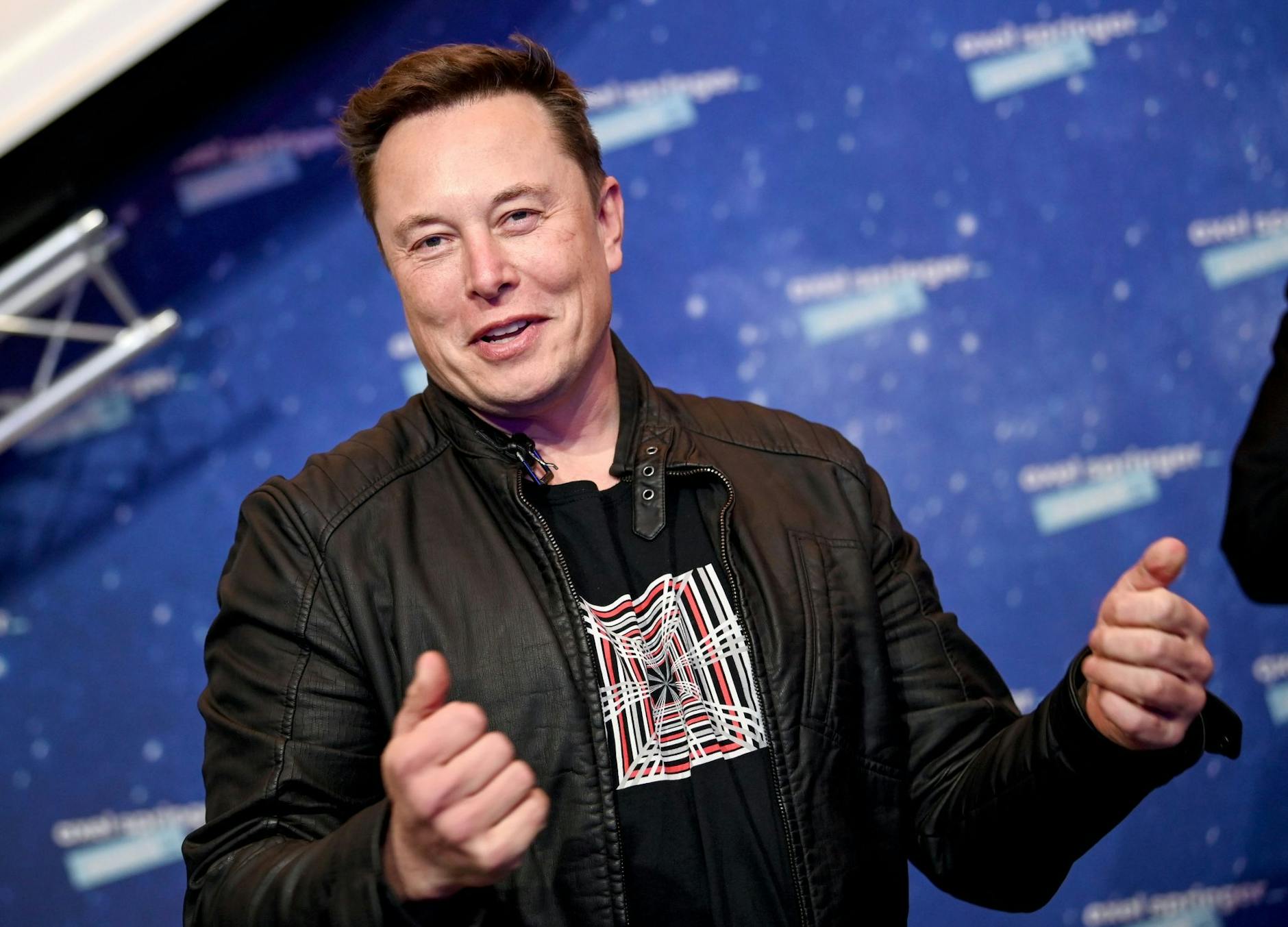 ARCHIV - Elon Musk bei der Verleihung der Axel Springer Awards in Berlin. dpa-pool/dpa