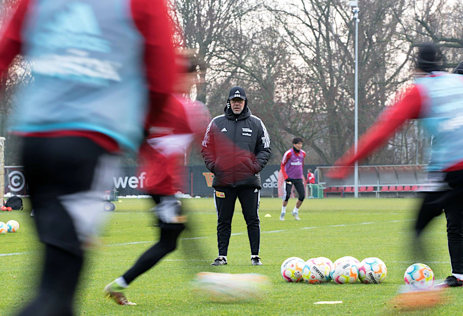 FCU-Coach Urs Fischer und seine Eisernen trainieren seit Montag wieder.