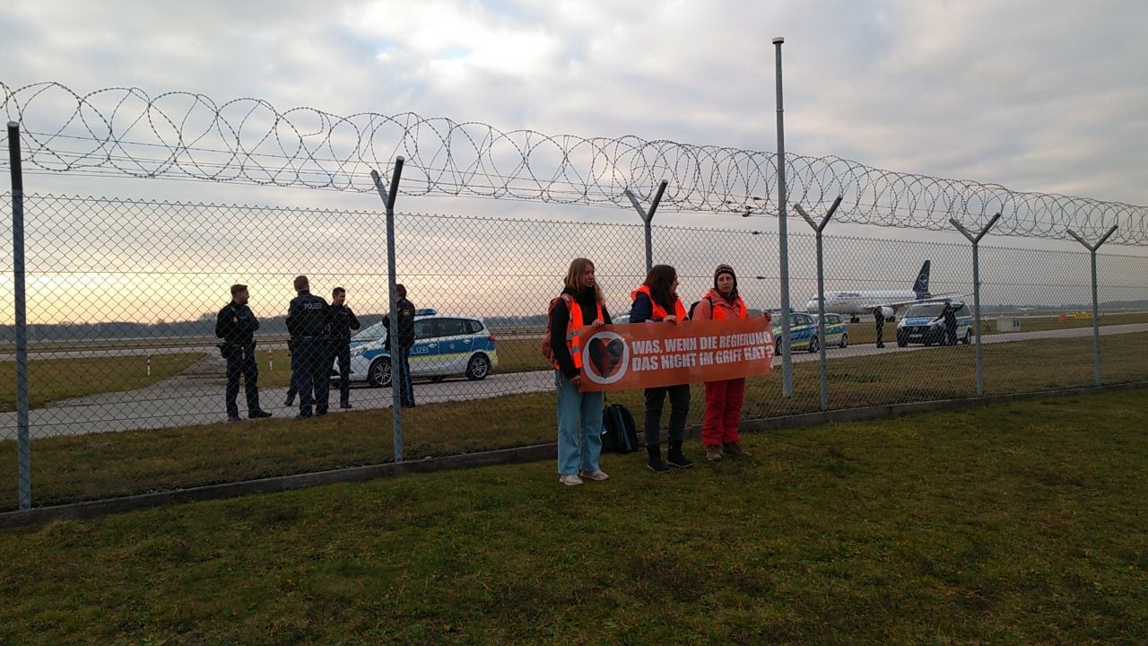 Klimaprotest: „Letzte Generation“ Versuchte, Flughafen BER Zu Blockieren